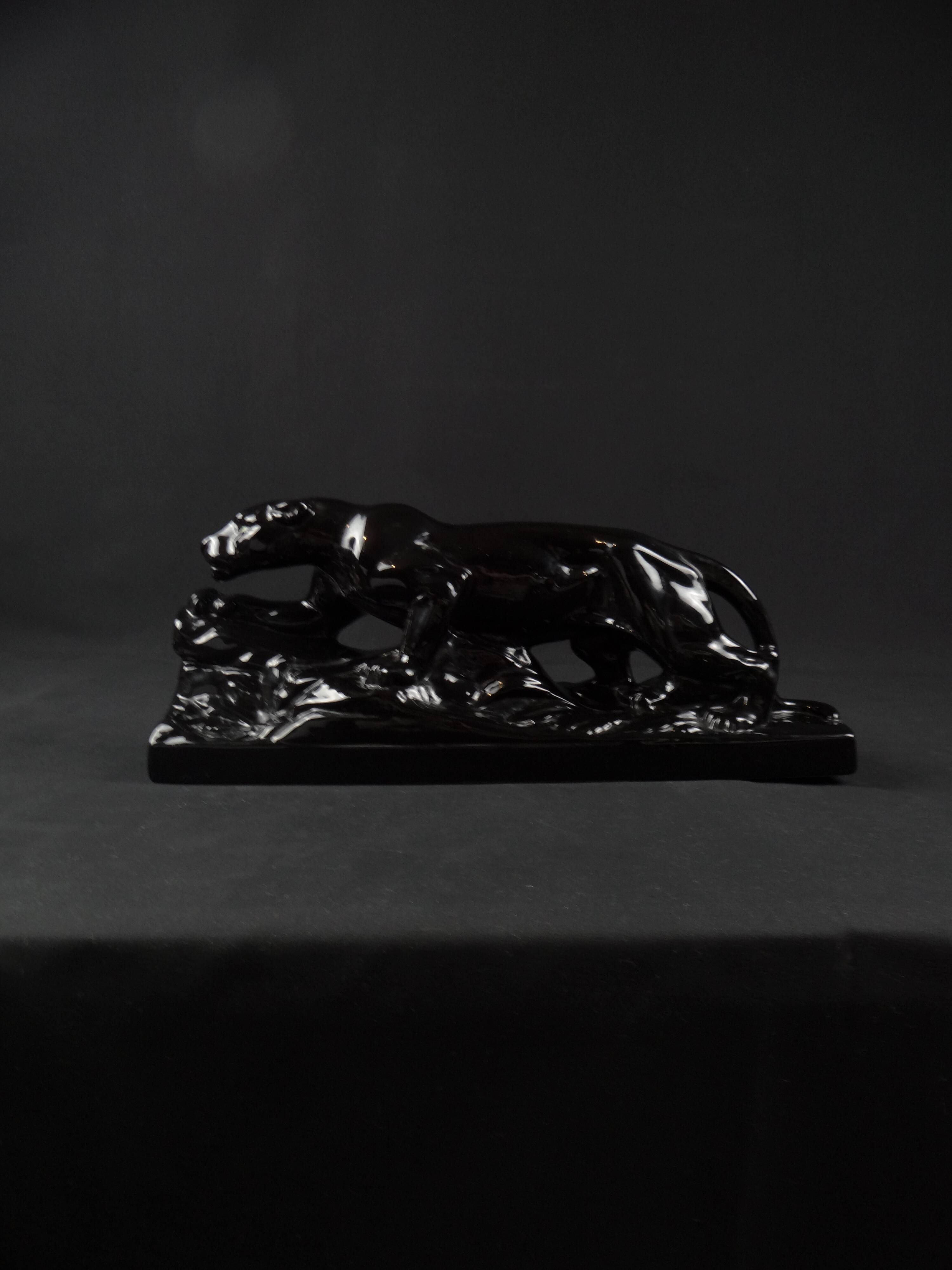 Black ceramic hunting panther from the Art Deco period, circa 1930