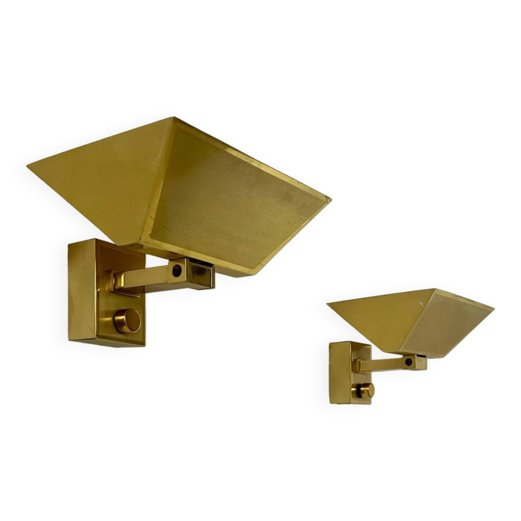 Pair of vintage wall lights, brass, Italy 1970