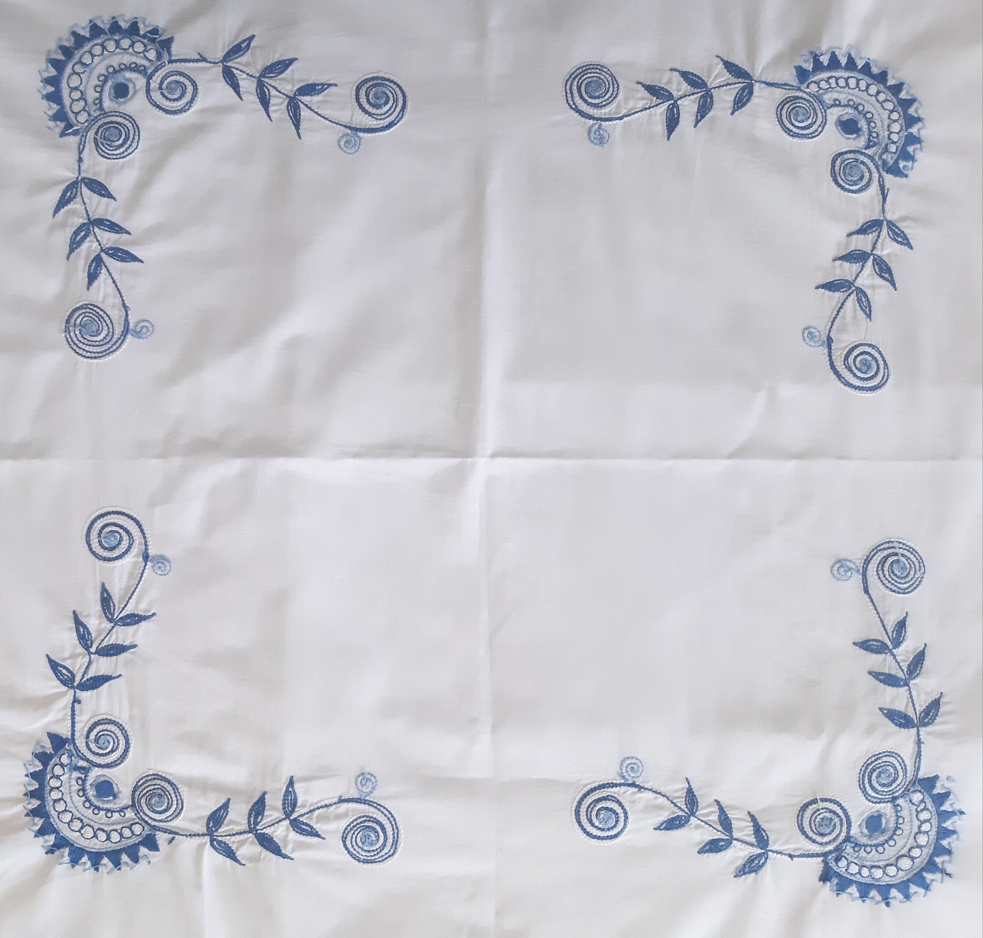 Tea tablecloth & napkins