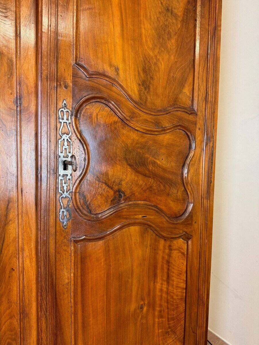 Armoury Lxv (17th Century) in Solid Walnut