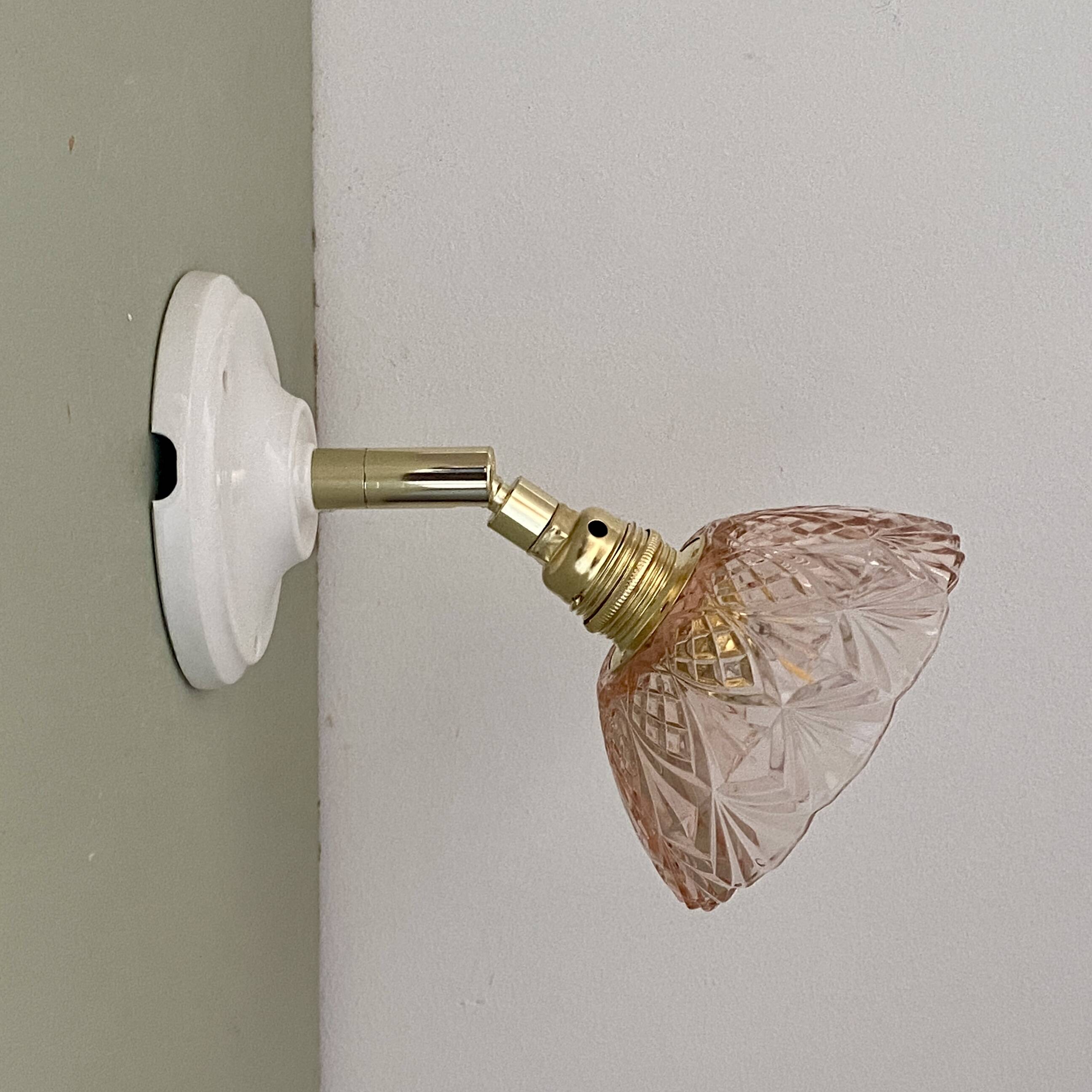 Vintage lampshade wall light in pink glass - tableware collection -