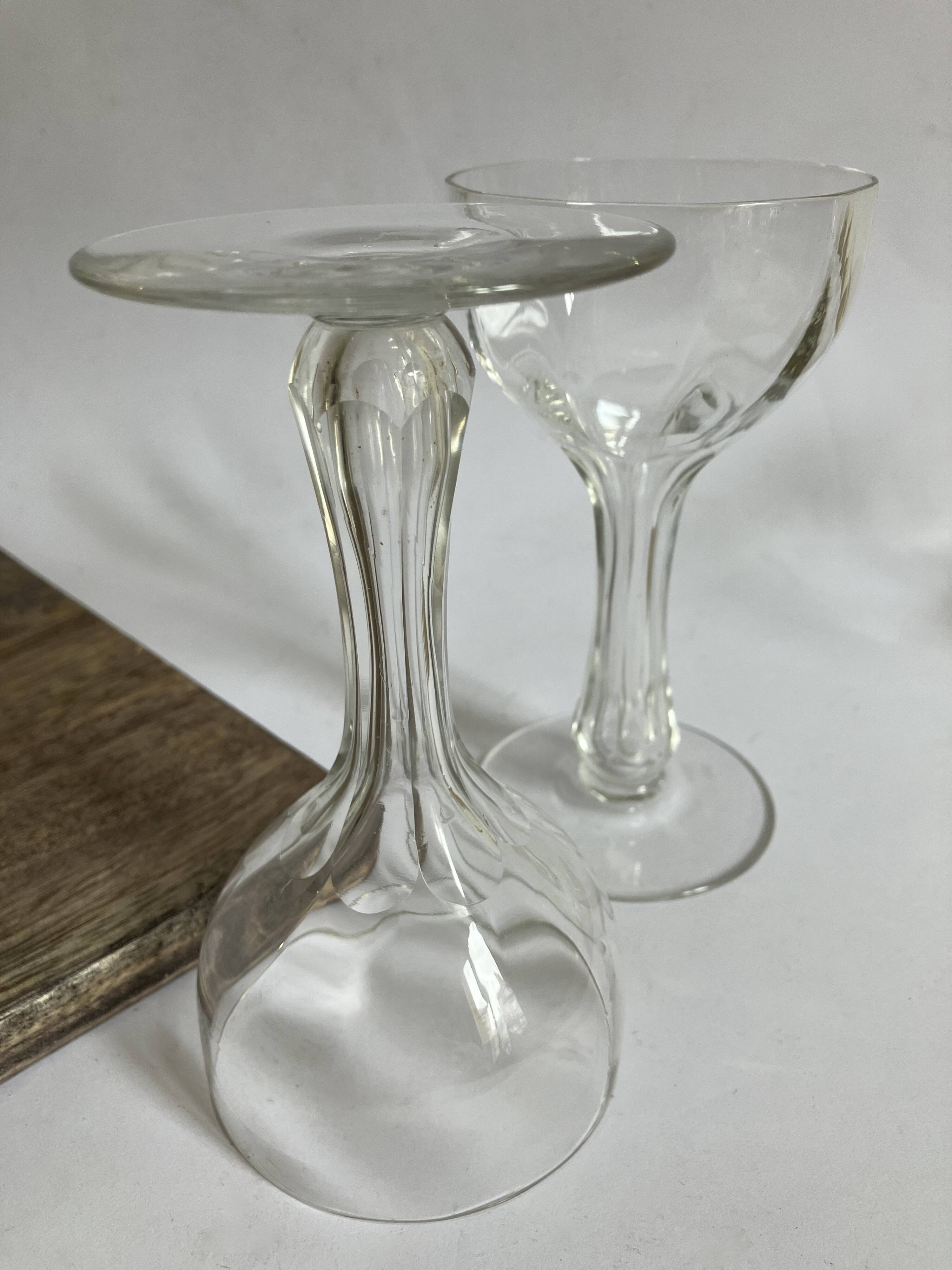 6 hollow-stemmed champagne glasses