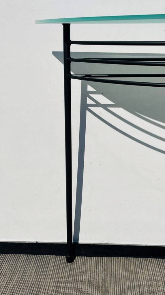 Console style Post-Modern. Vintage 90s.