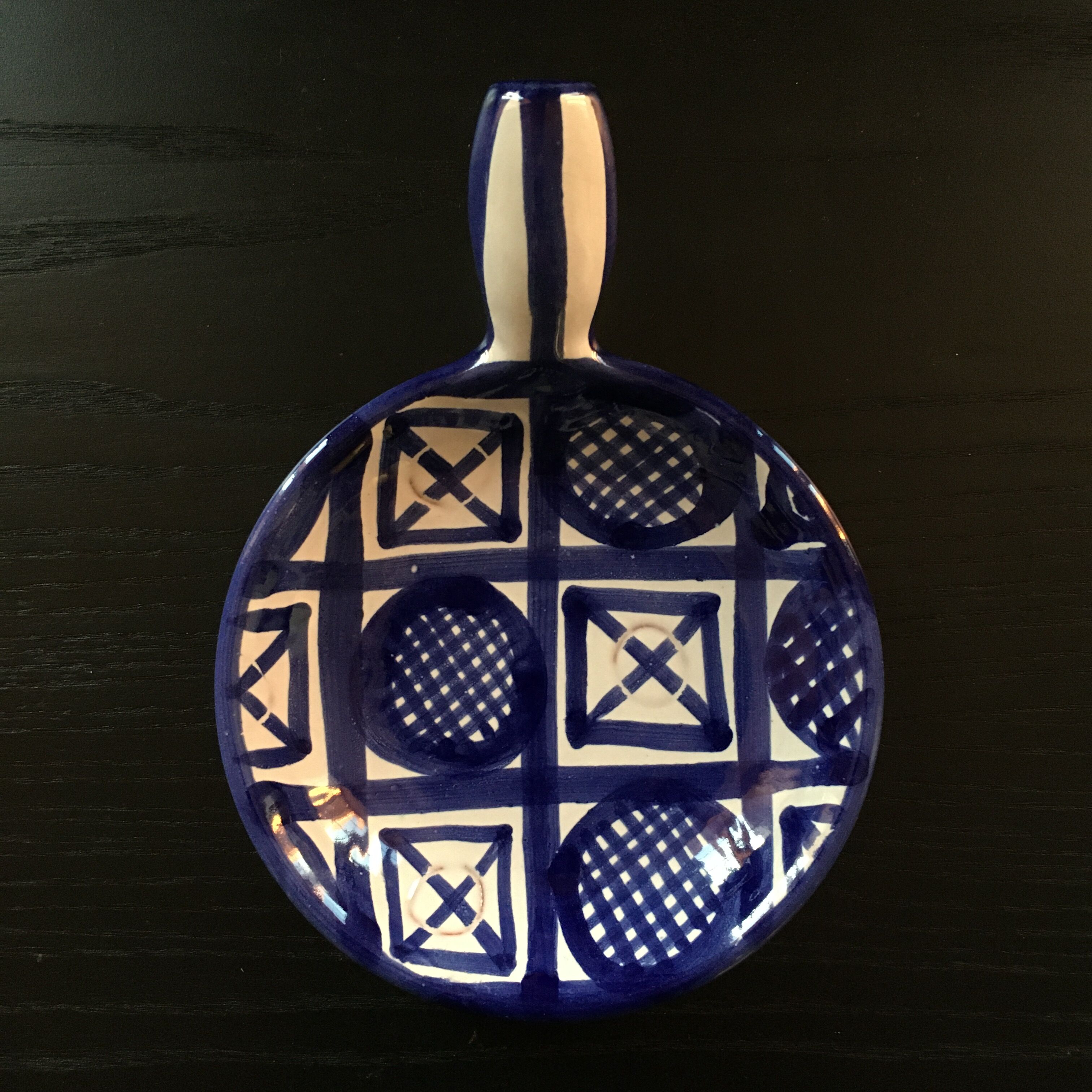 Paire de caquelons décor bleu