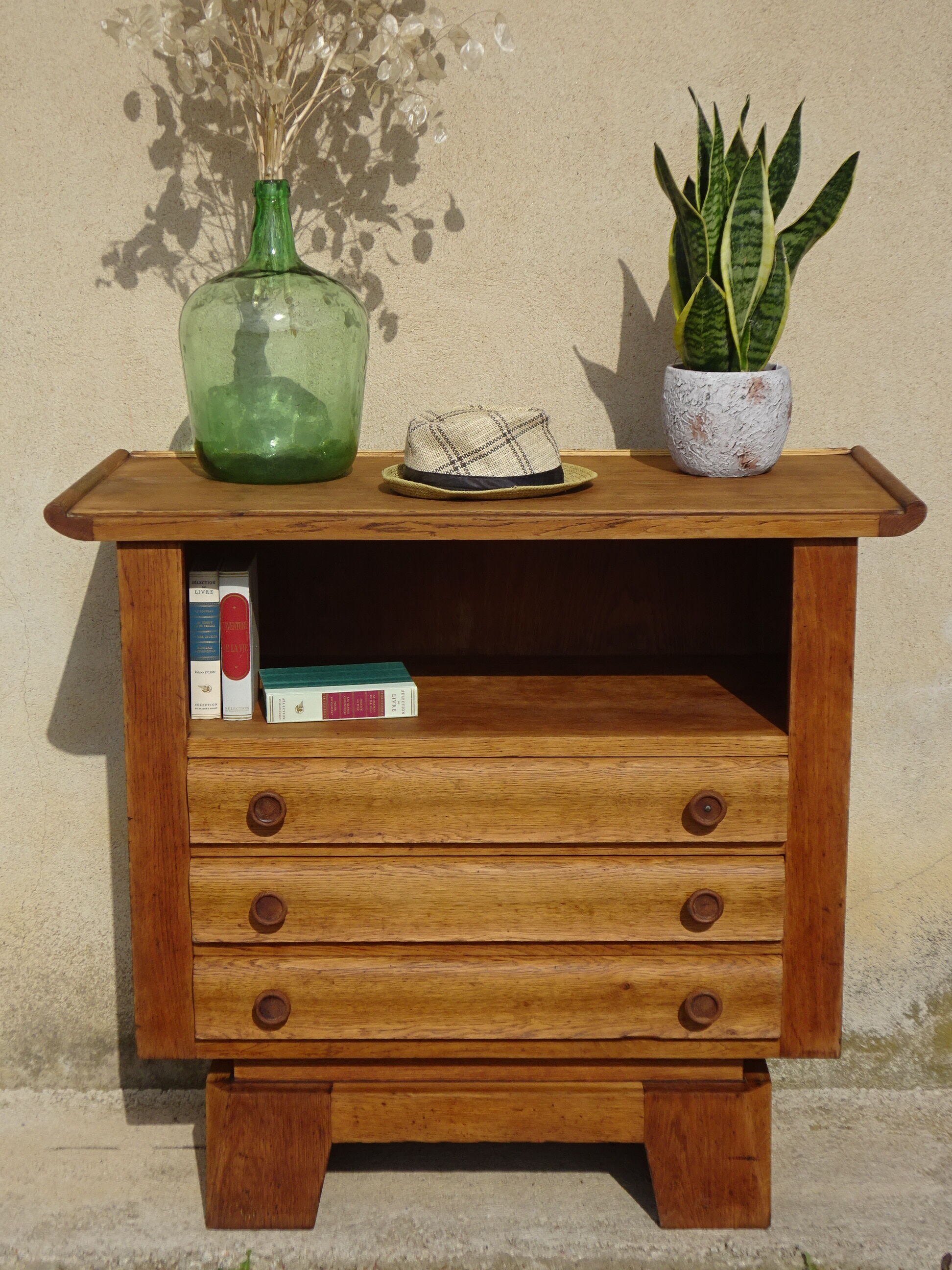 Old oak chest of drawers