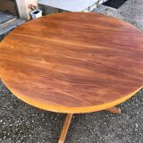Baumann extendable round table