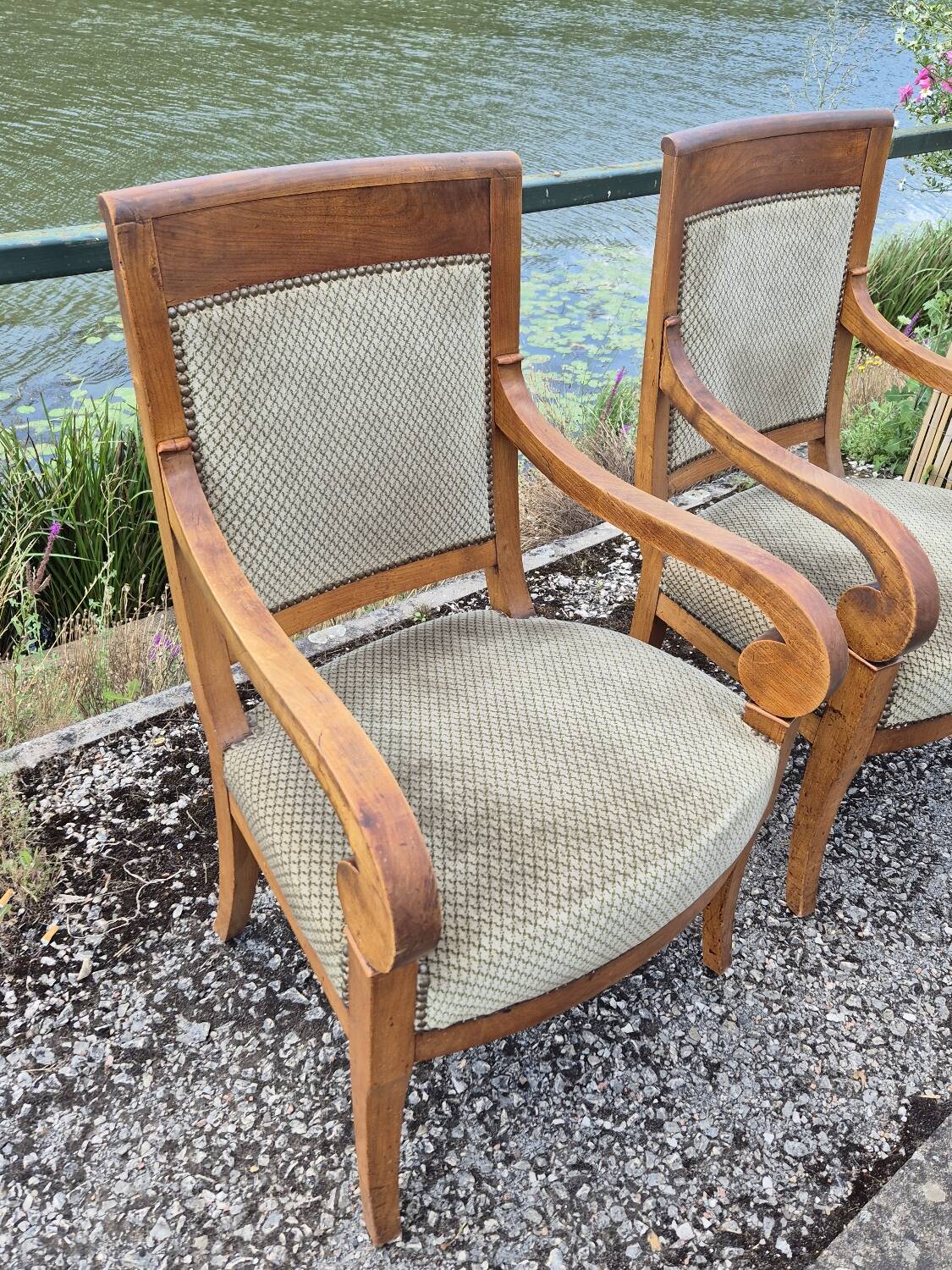 Paire de fauteuils à crosse Empire Restauration 1900s