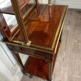 Bonheur du jour in mahogany and brass inlay, late 18th century