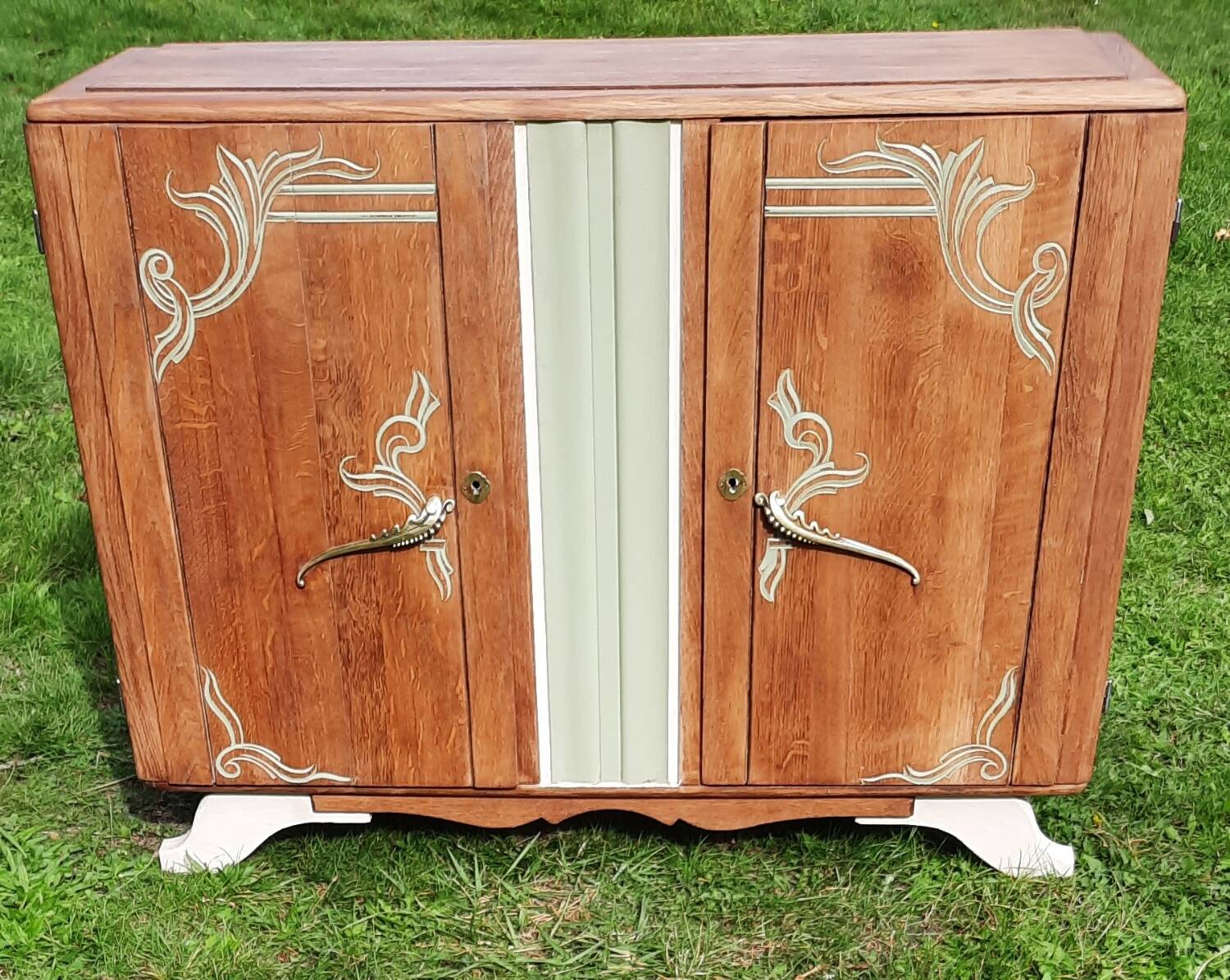 Buffet 2 tiroirs et 2 portes