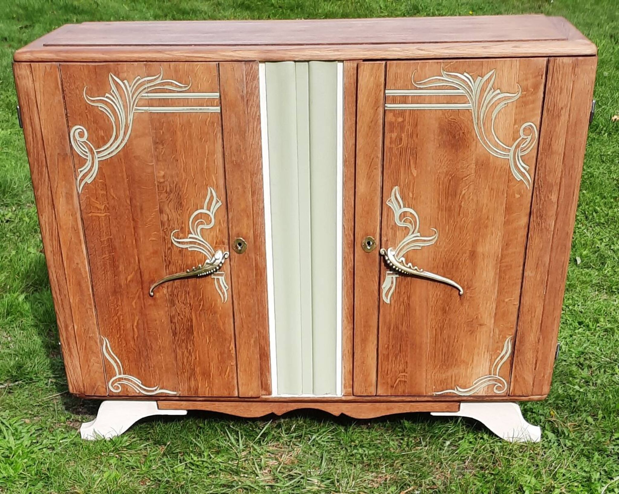 Buffet with 2 drawers and 2 doors