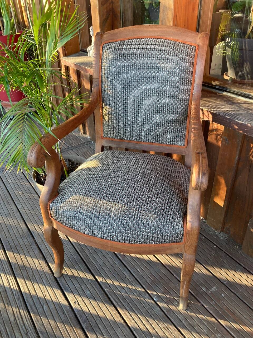 Antique Regency style armchair with complete restoration of the seat