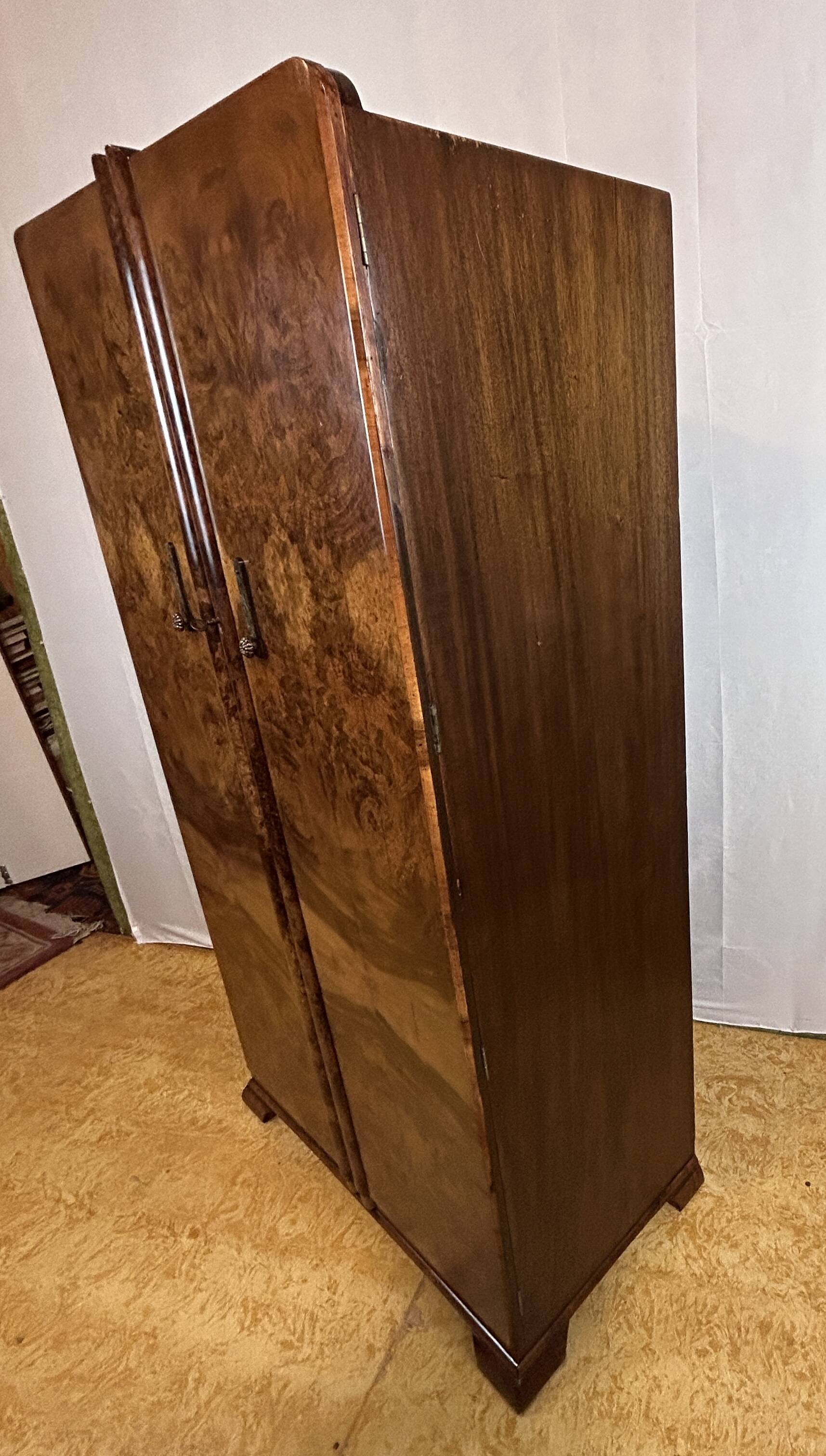 Art deco vintage brocante bachelor wardrobe burr walnut 1920-1930