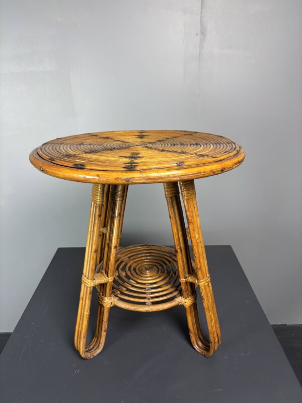 Table d'appoint ou table d'usage occasionnel en rotin à crayon italien du milieu du siècle, vers les années 1950.
