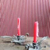 2 anciens bougeoirs en laiton