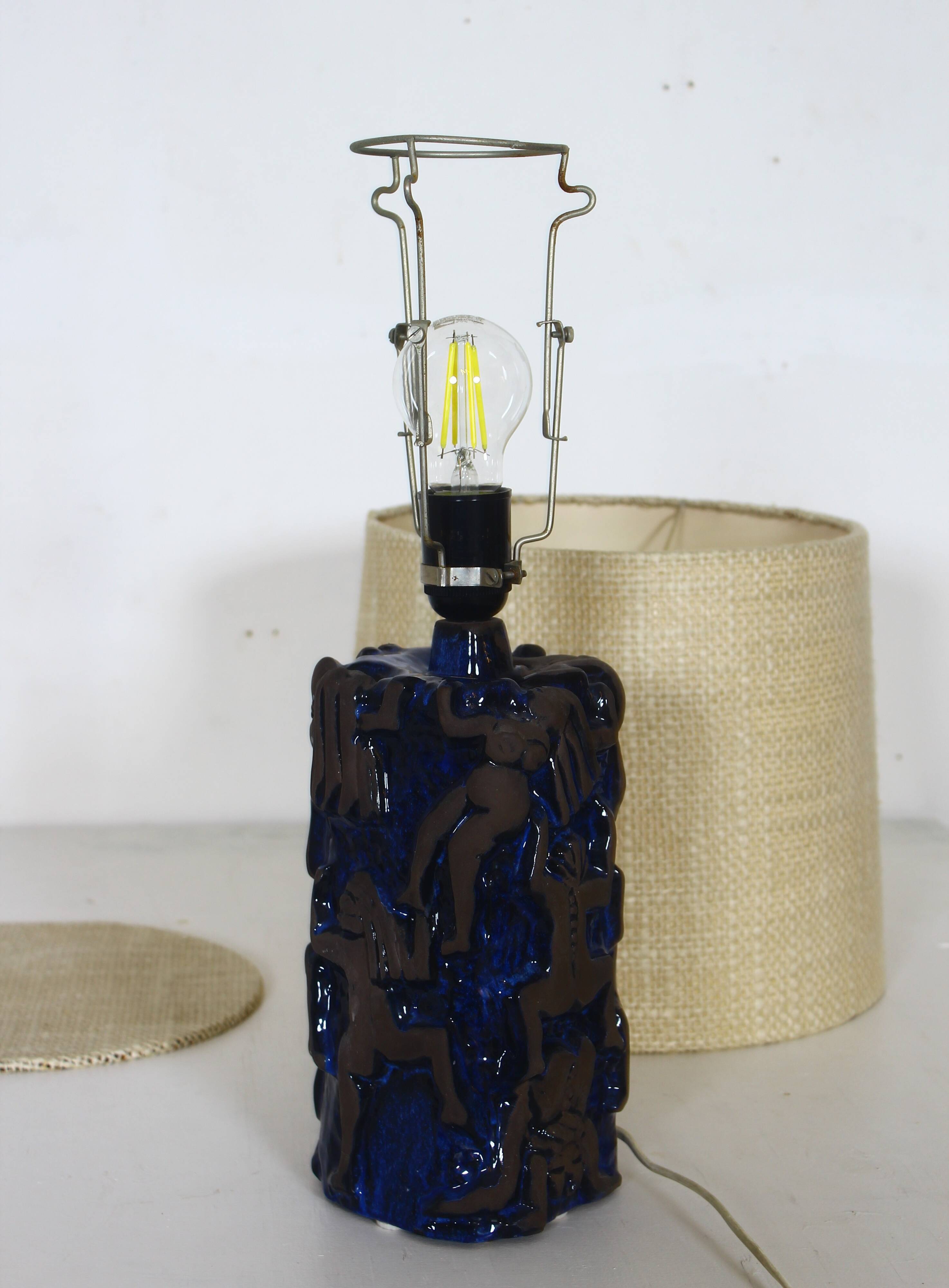 Table lamp "Climbing Women", partially glazed stoneware, by Sys M