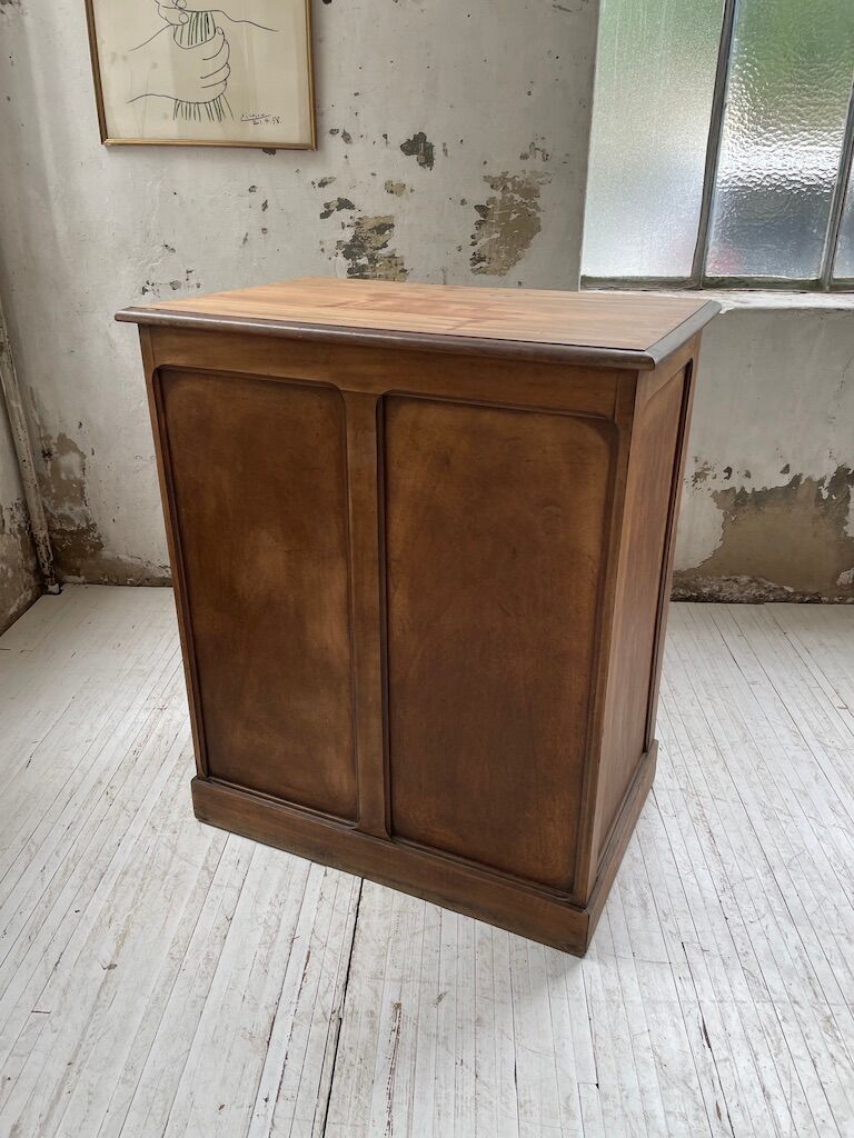 Oak trading post in early XXth century