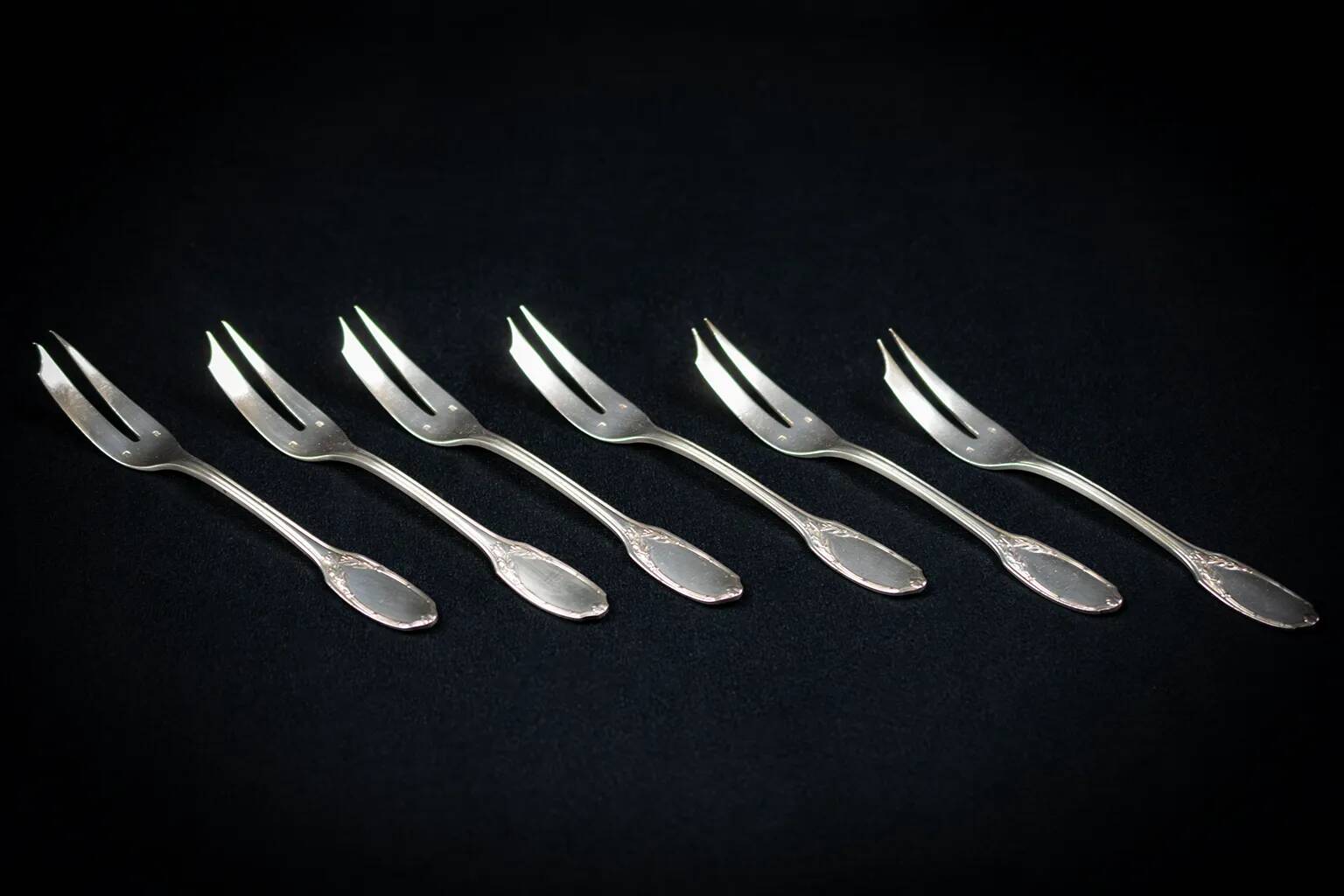 Alfenide – Christofle six silver-plated shellfish forks