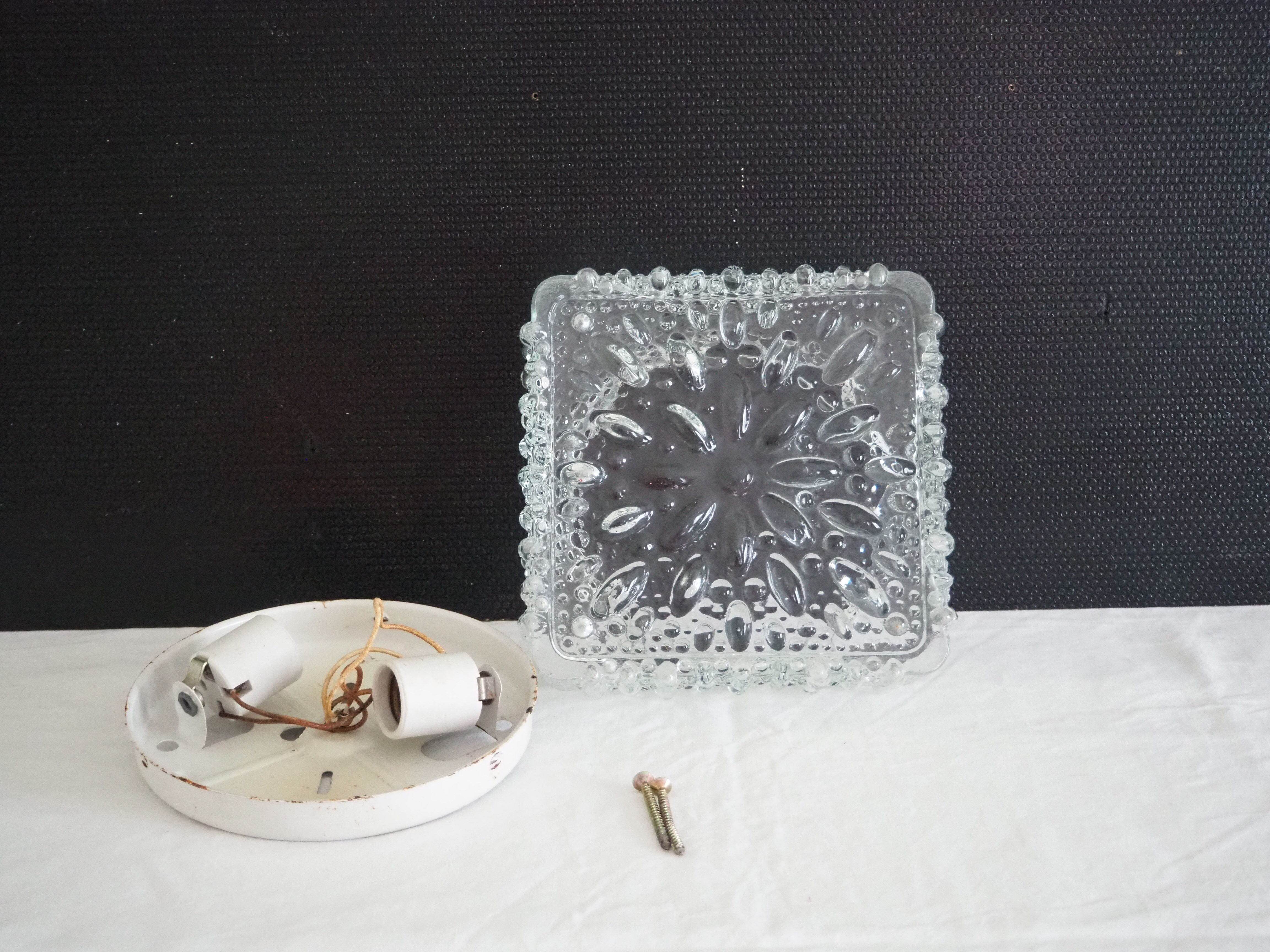 Transparent molded glass ceiling lamp – square shape – floral print.