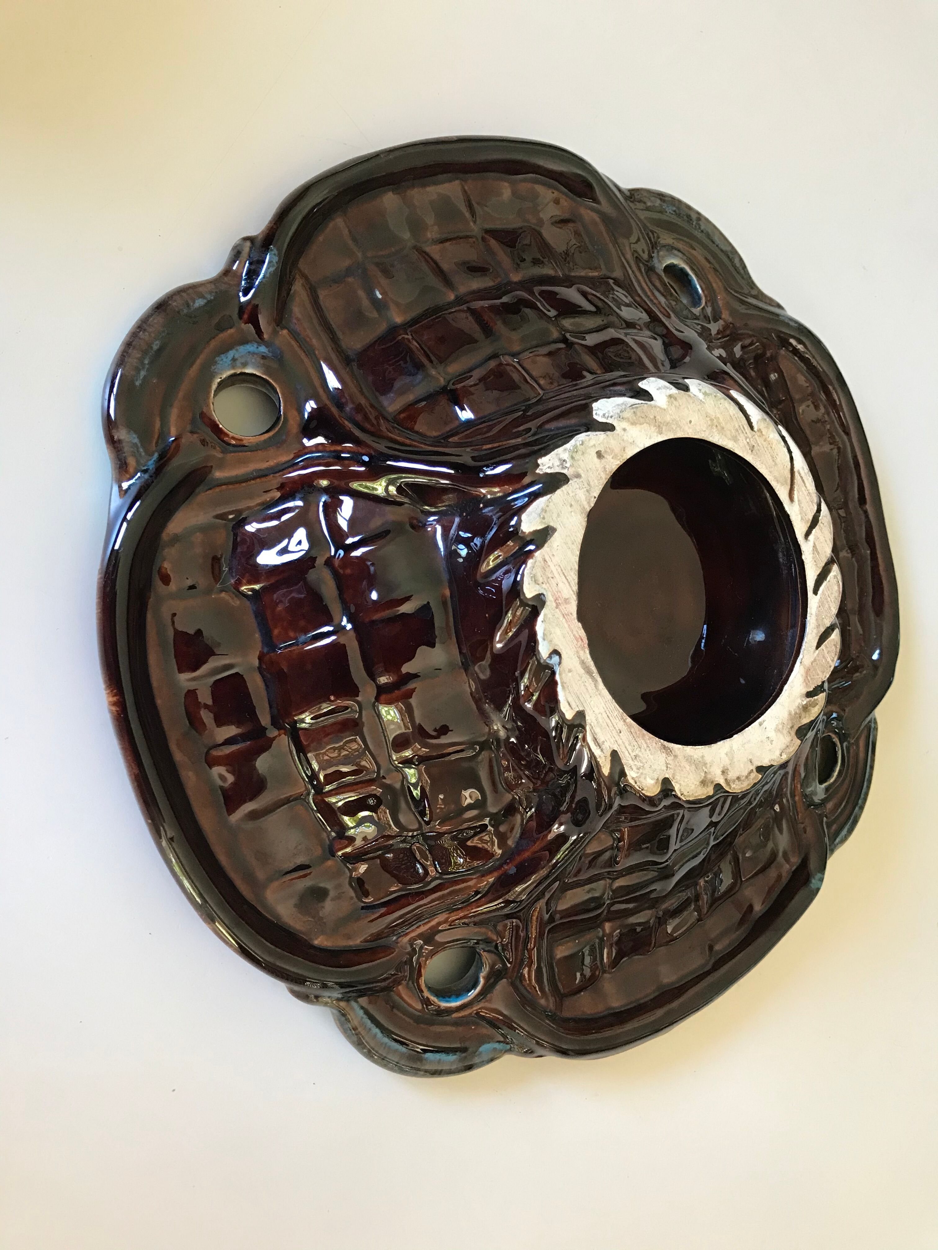 Empty-pocket ceramic cup