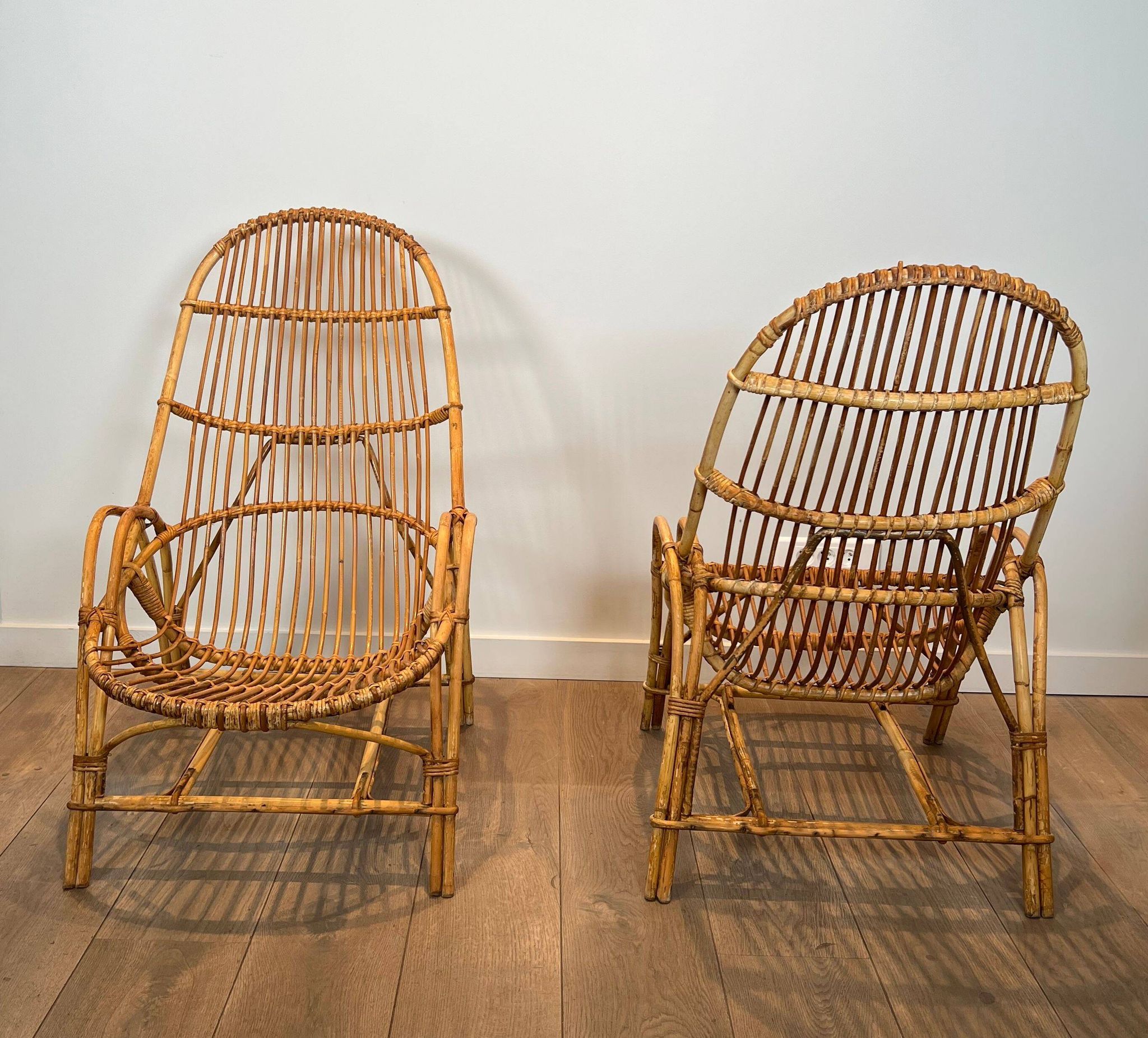 Paire de fauteuils design en rotin