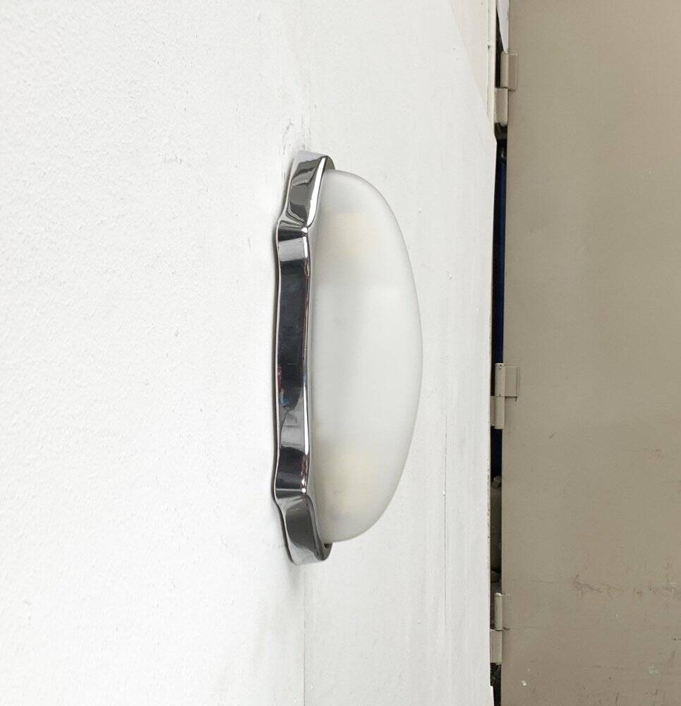 Postmodern Italian wall lamp for indoor and outdoor use, Geco 1 by Luciano Pagani and Angelo Perversi for Arteluce, 1990s.