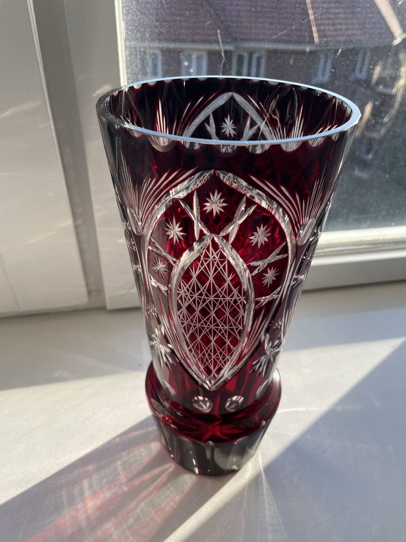 Vase en cristal taillé à la main bohémien ou polonais - Vintage - Rubis/Cranberry