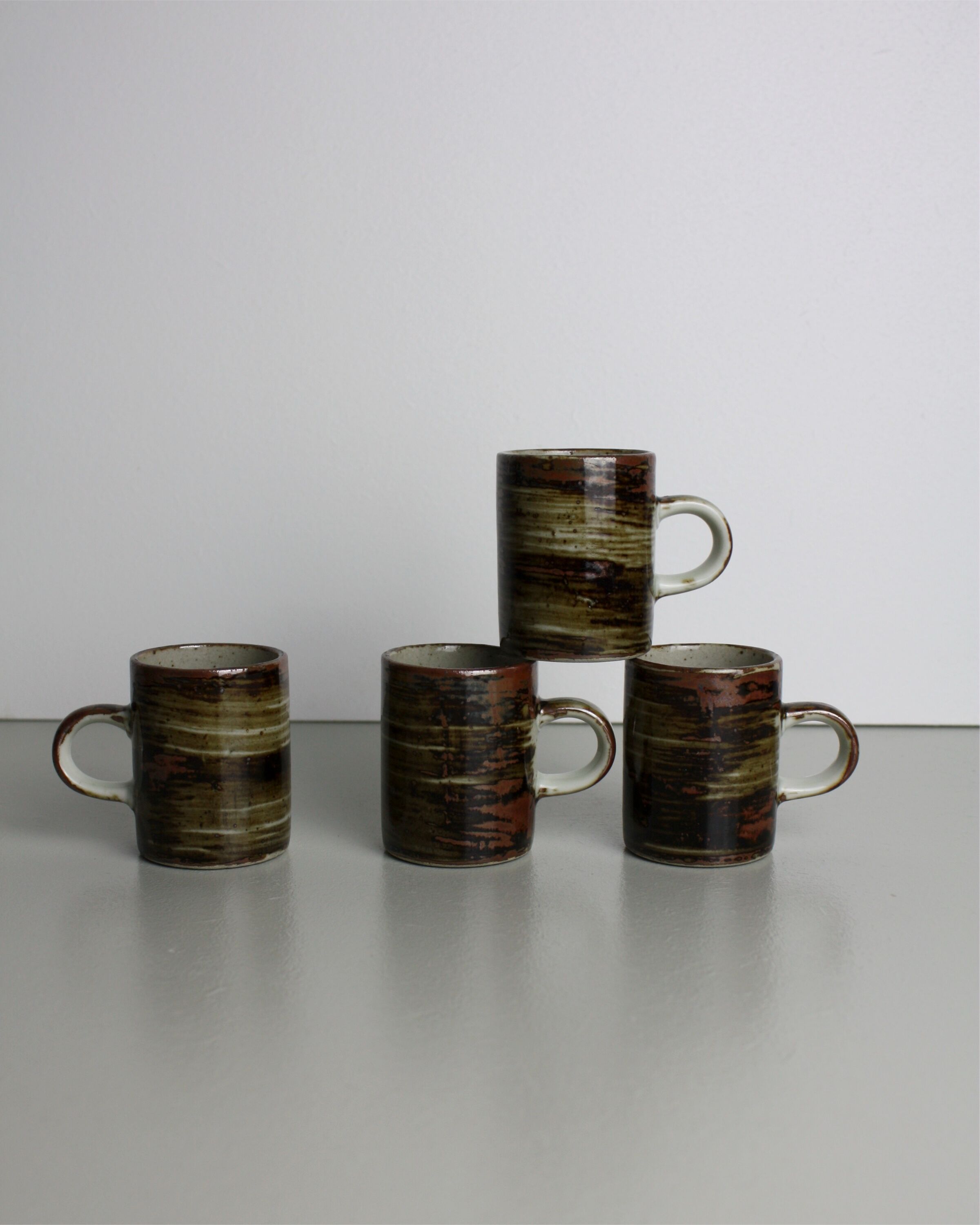 Enamelled stoneware coffee cups
