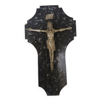 Crucifix en métal et ardoise