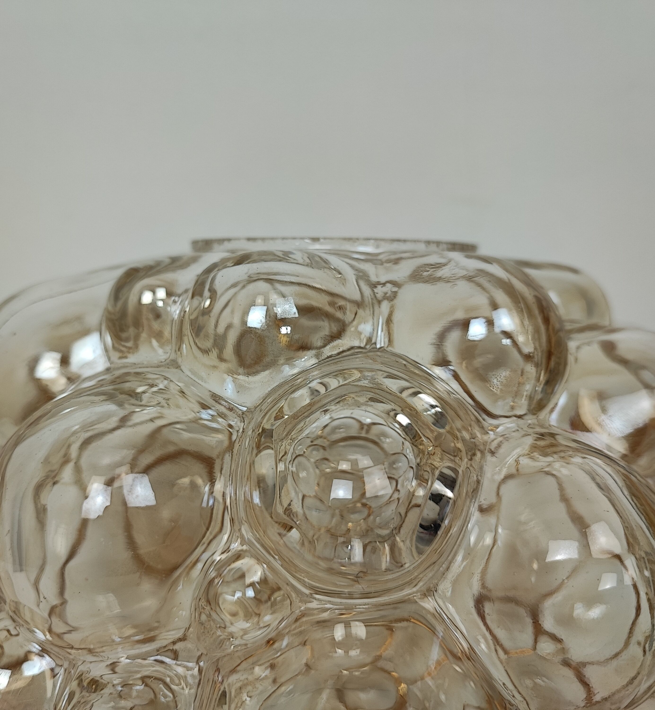 Glass suspension "bubble"