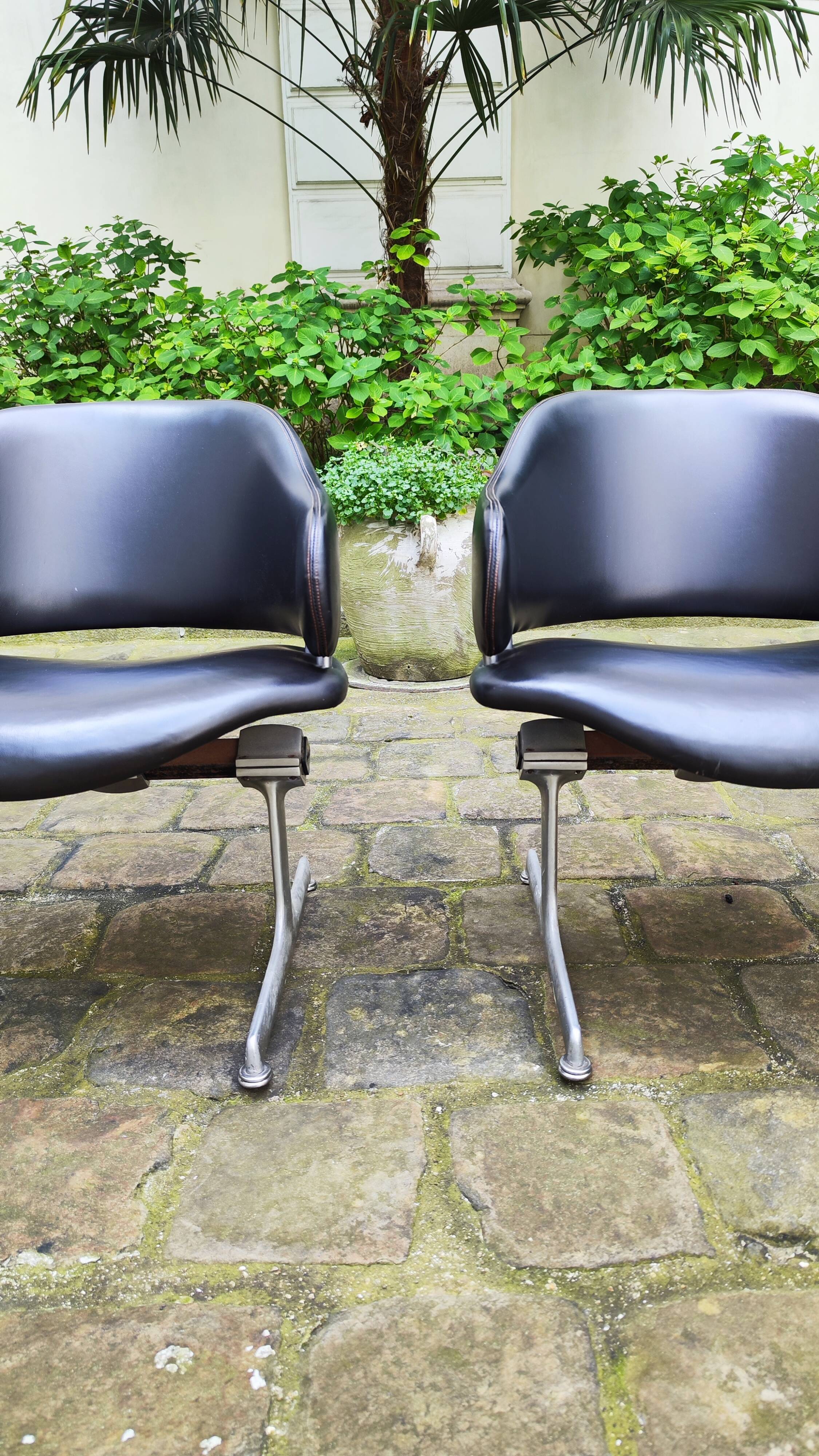Two Double chairs armchairs leather benches Geoffrey Harcourt Artifort 60s