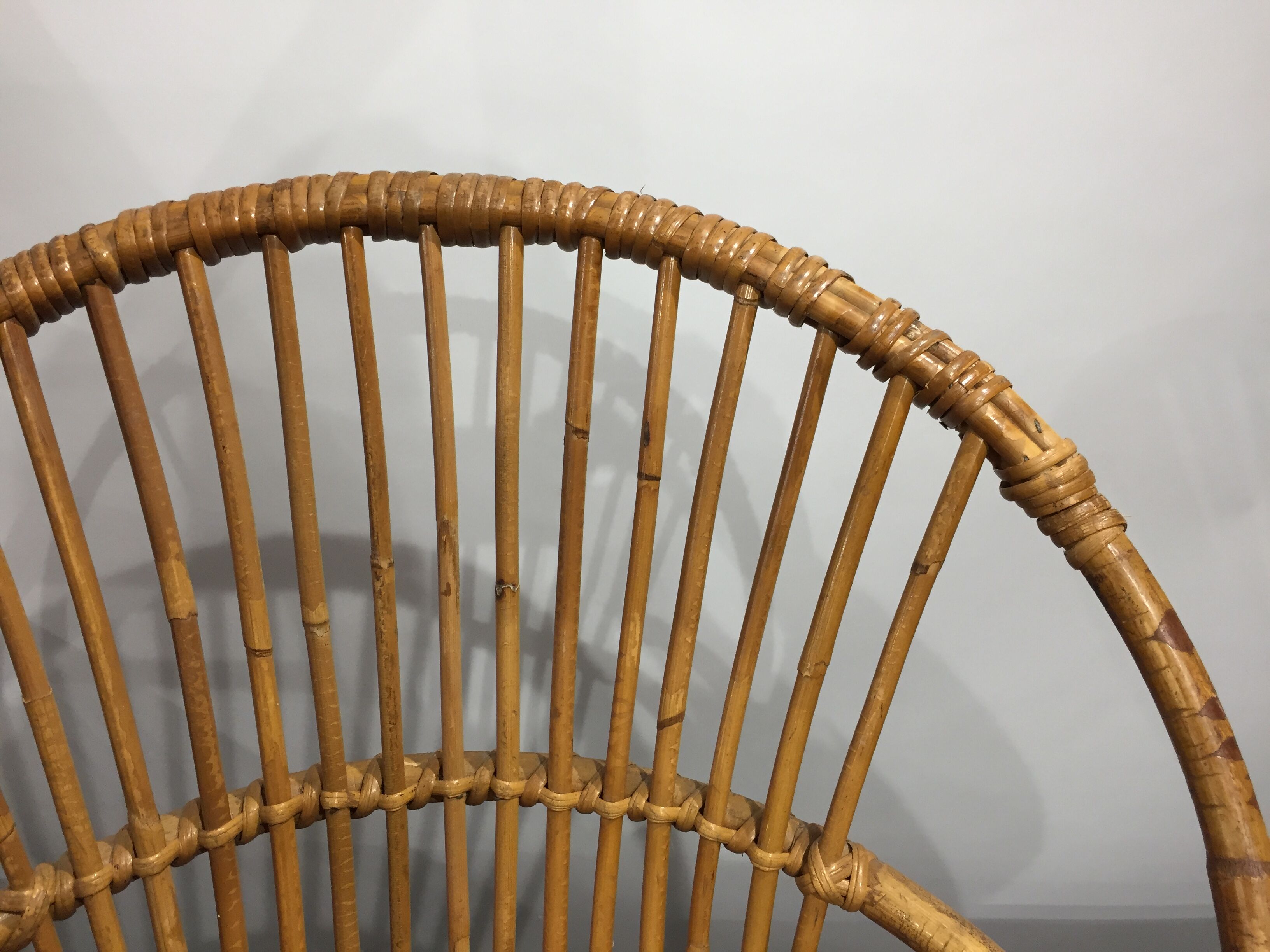 Armchair rattan basket