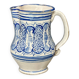 Spanish ceramic jug from Manises - late 19th century