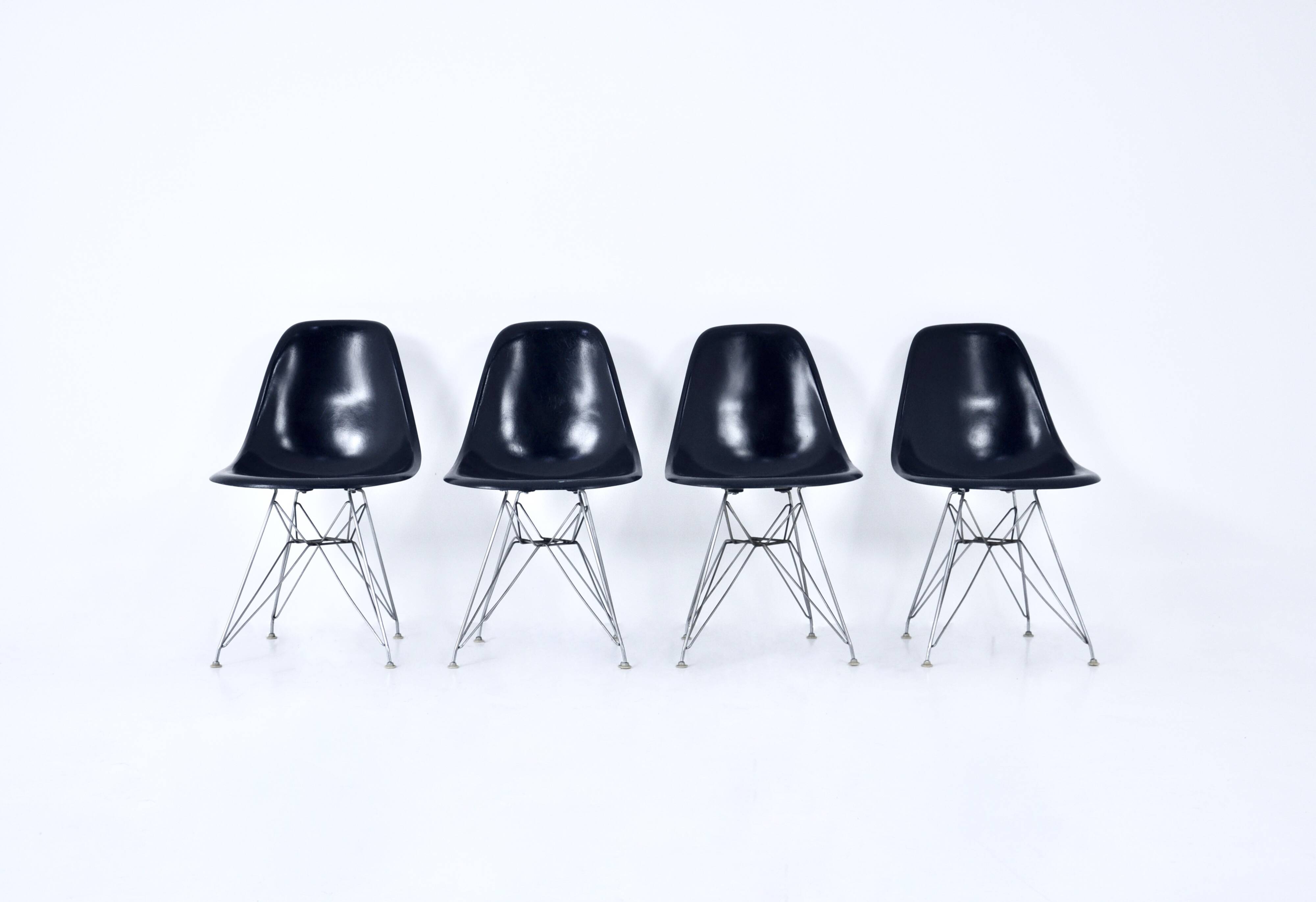Set of 4 DSR Dining Chairs by Charles & Ray Eames for Herman Miller, 1970s