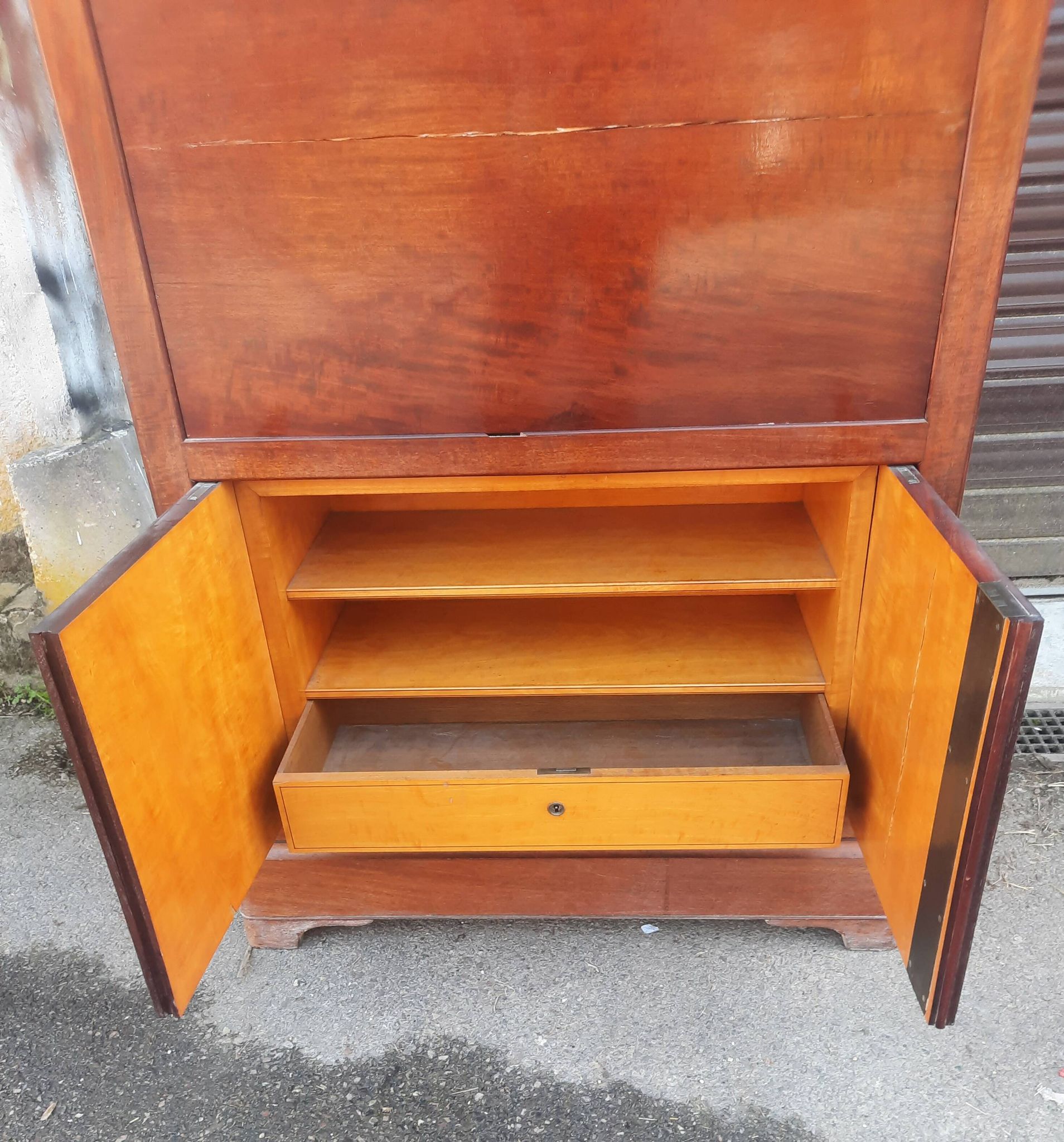 Secretary in veneer from the nineteenth century