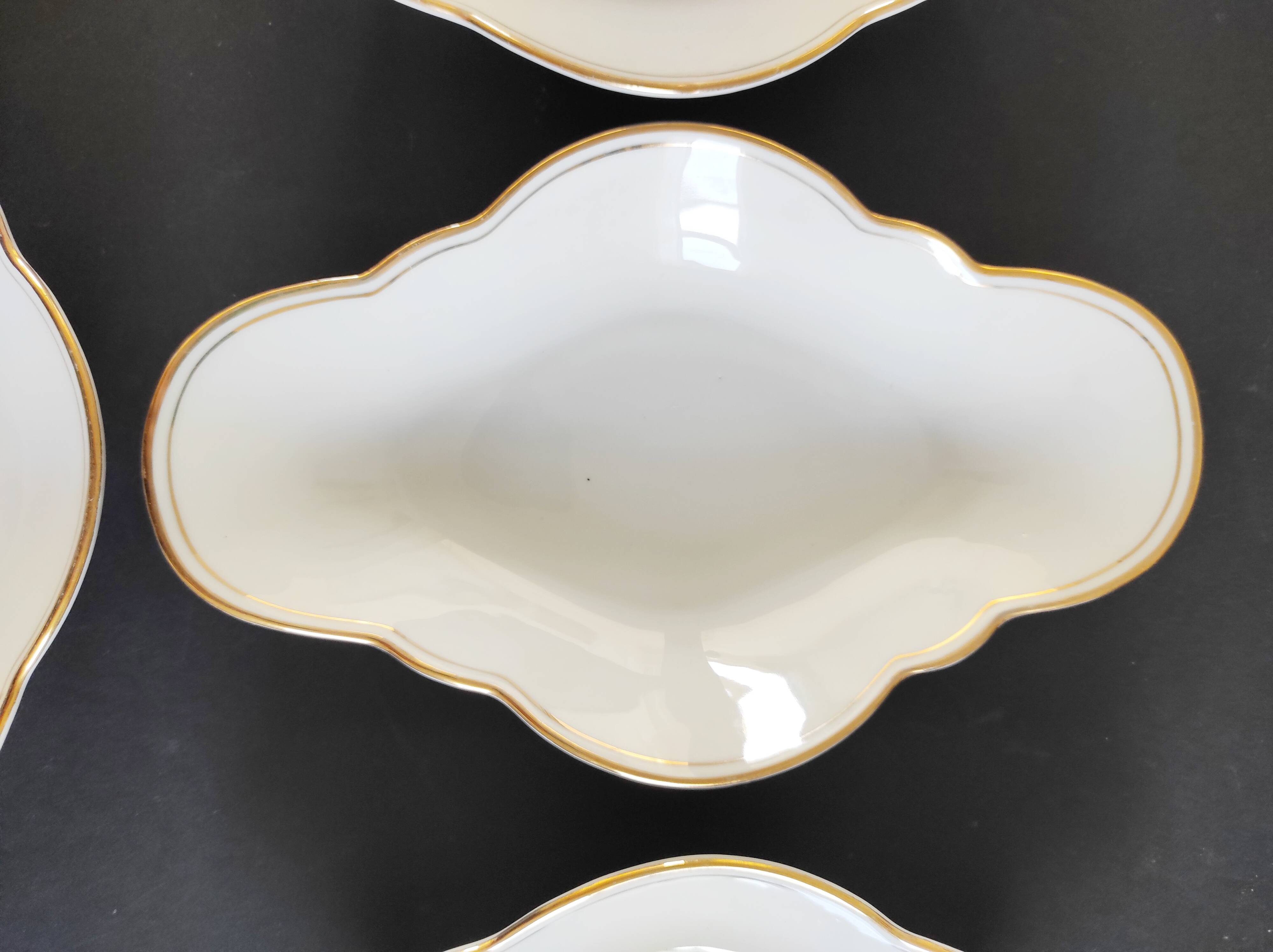 6 small German porcelain dishes