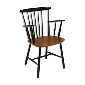 fauteuil modèle J46,