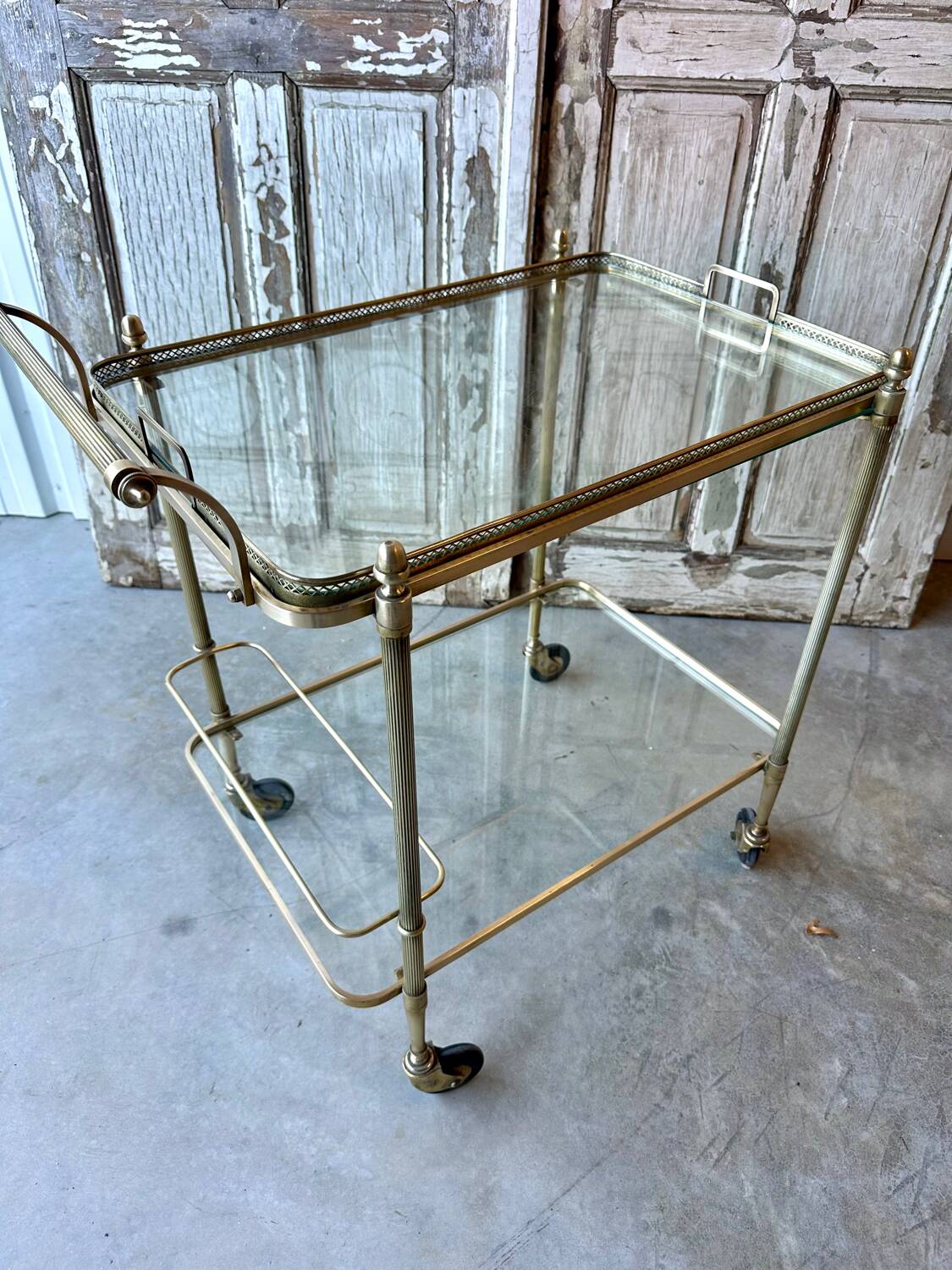 Desserte en laiton et verre, 1970