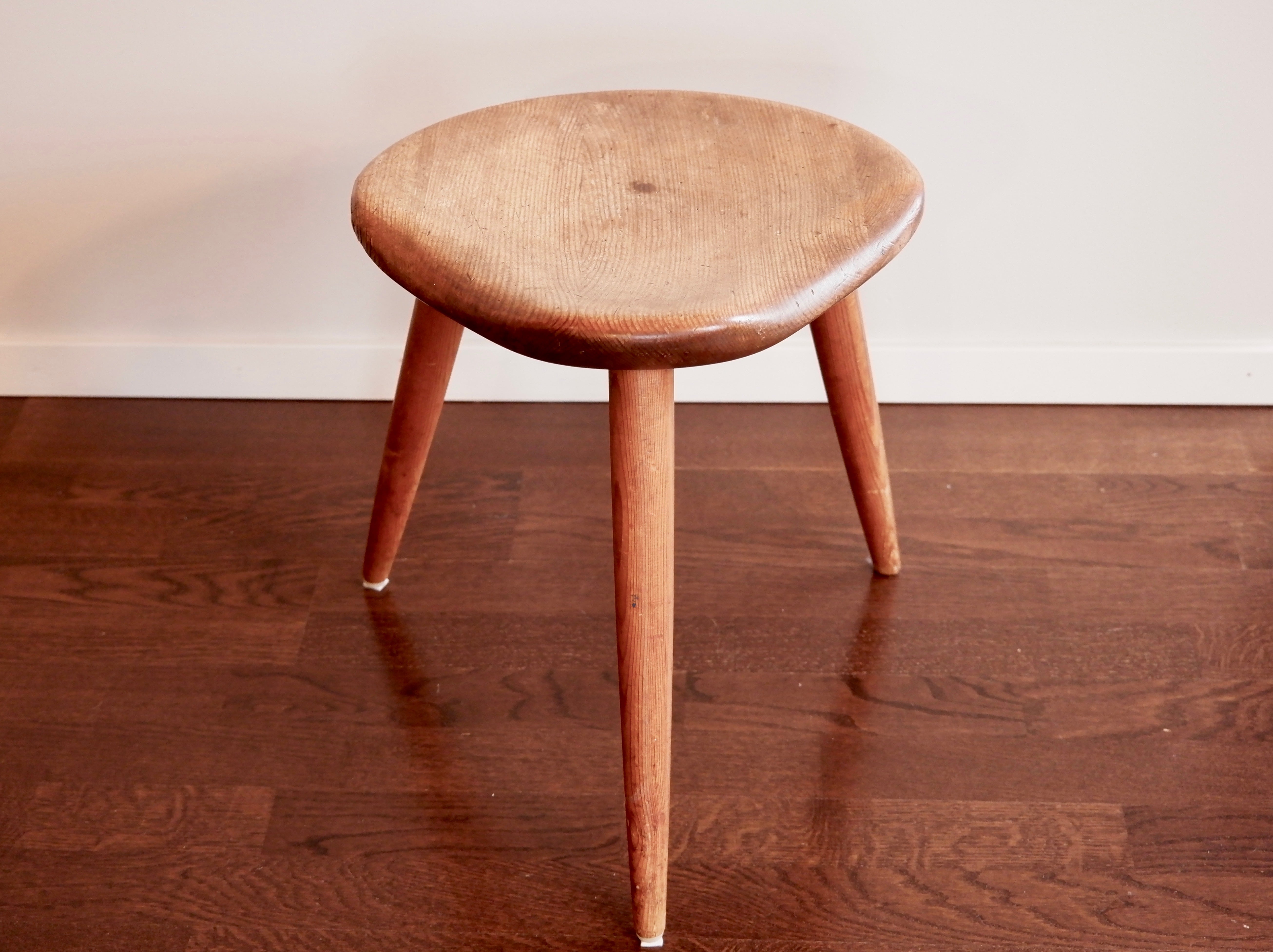 Norweigian pine stool for Norsk Husflid, 1950.