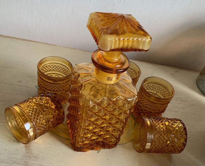 Vintage Italian liqueur service in amber glass – "Pointe de" work