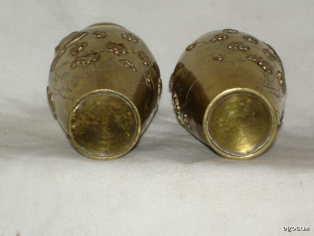 Pair of small Oriental vases in bronze to applications