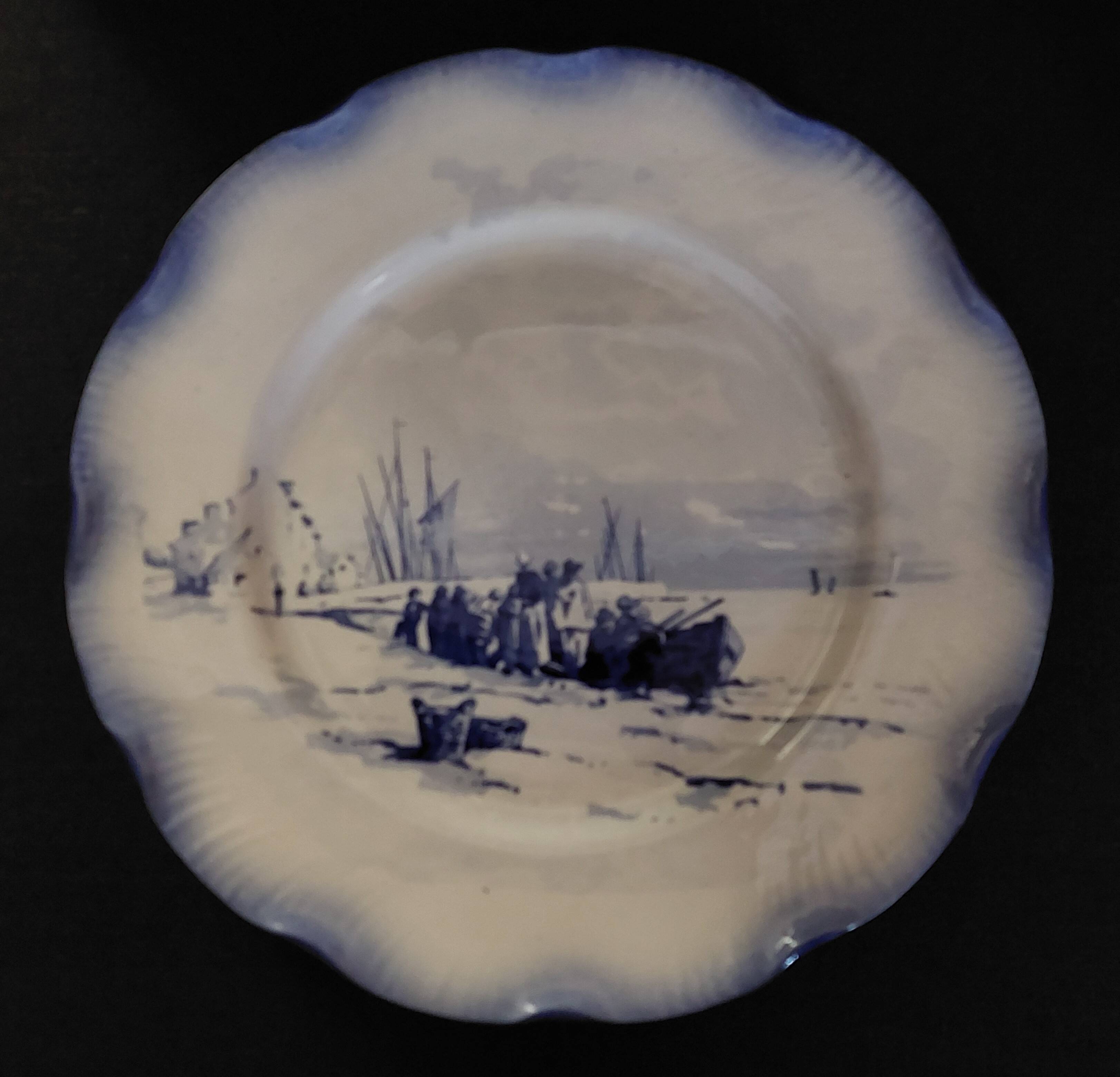 Sarreguemines earthenware plate with Marine decor late 19th century early 20th century