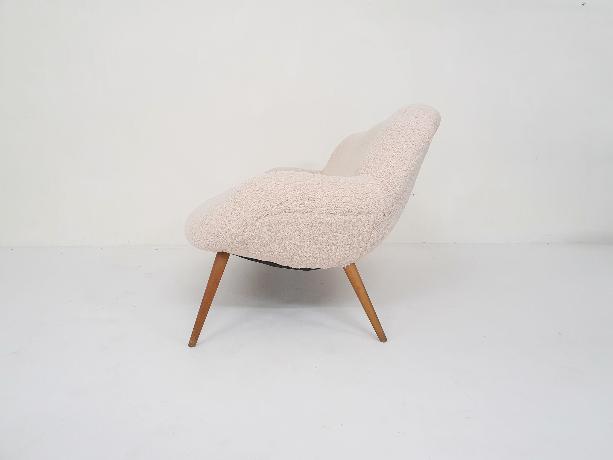 Canapé scandinave en laine bouclée, Danemark années 1960