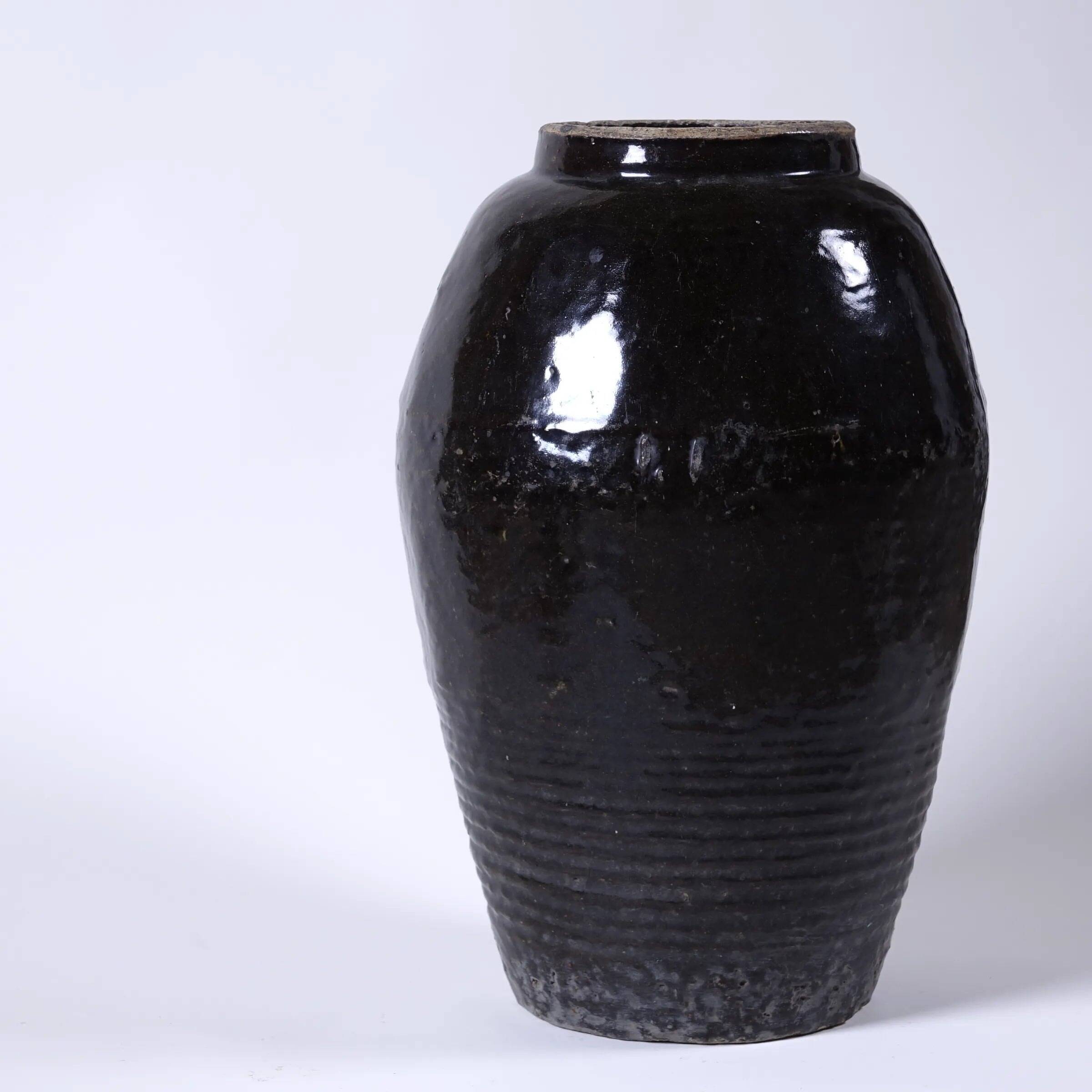 Guang - Chinese black glazed jar no. 2