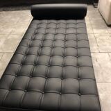 Daybed knoll