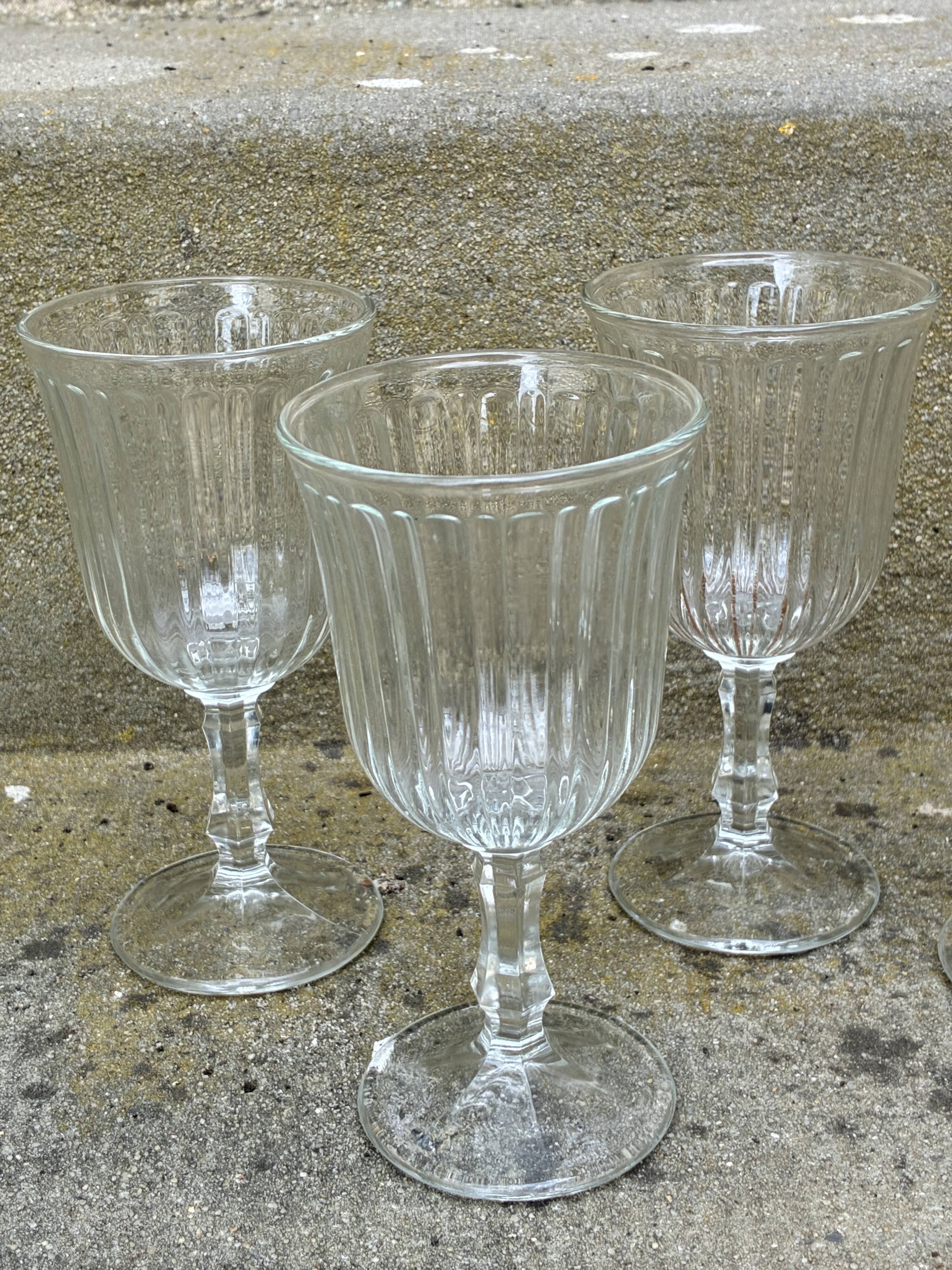 Verres anciens à rainures