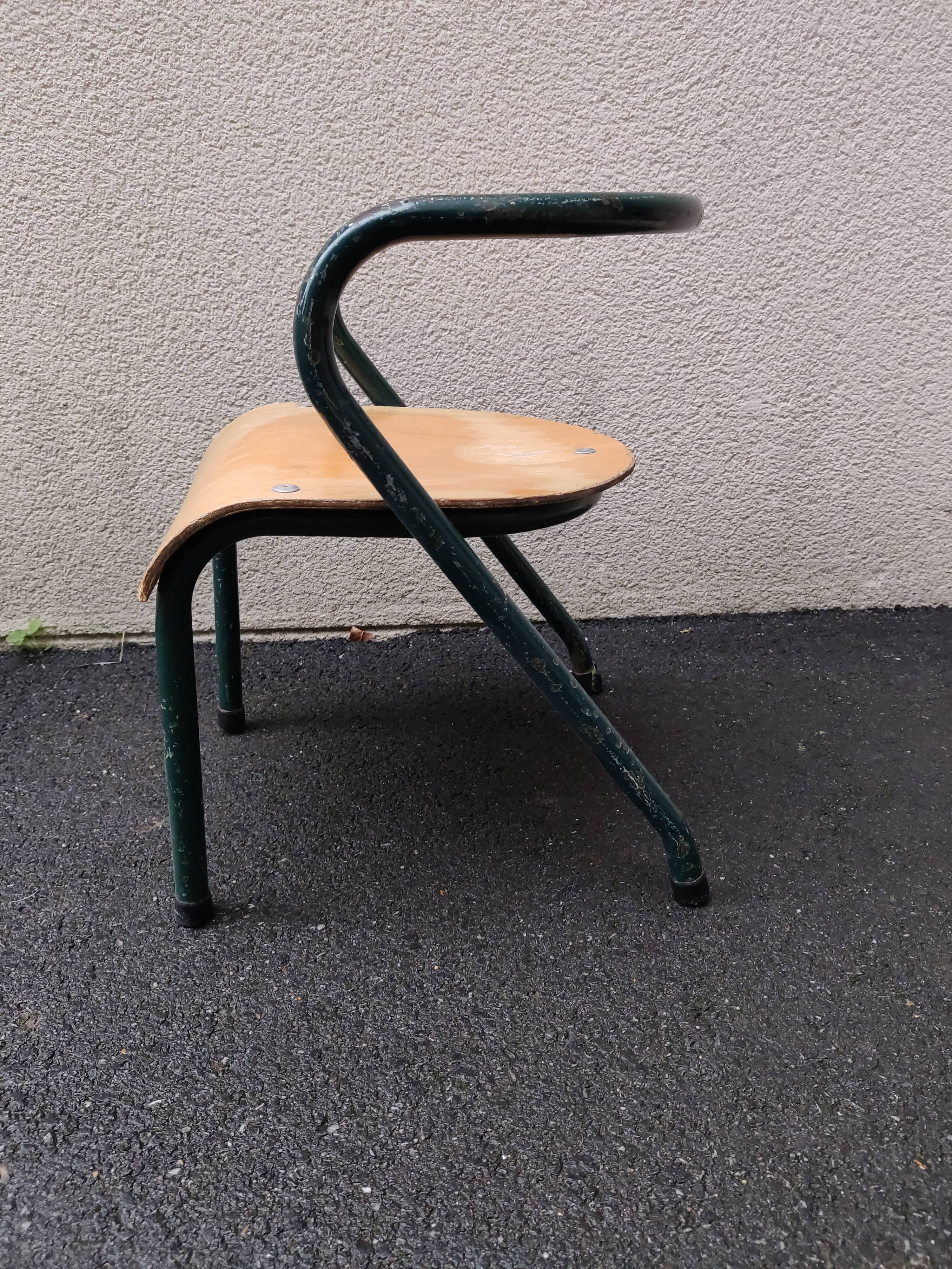 Child chair mullca 300 by Jacques Hitier