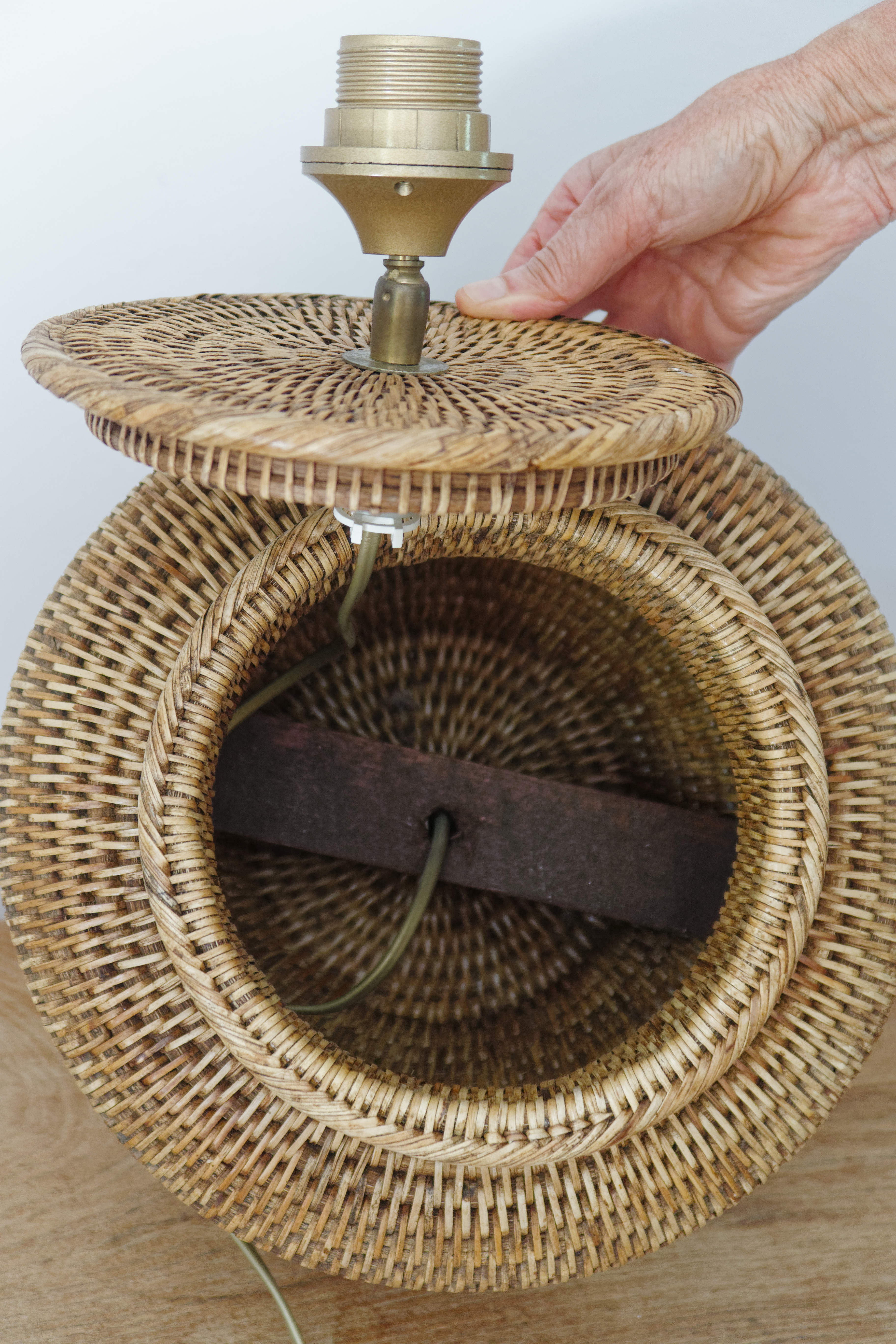 Vintage rattan table lamp foot