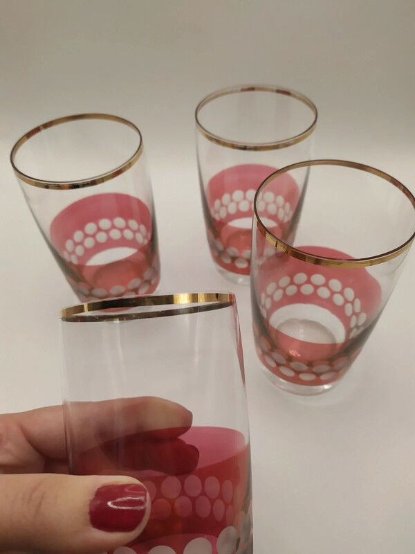 4 crystal glasses