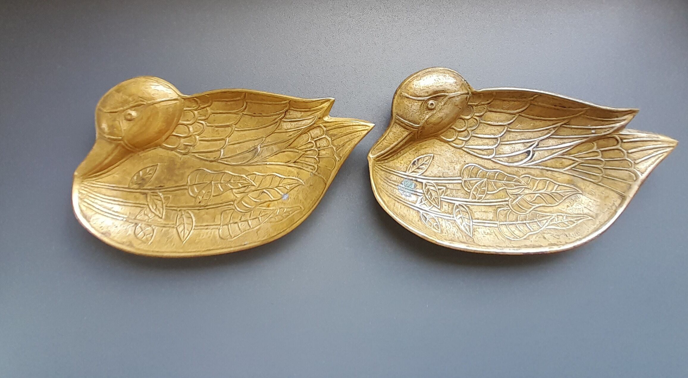 Empty of brass duck pockets