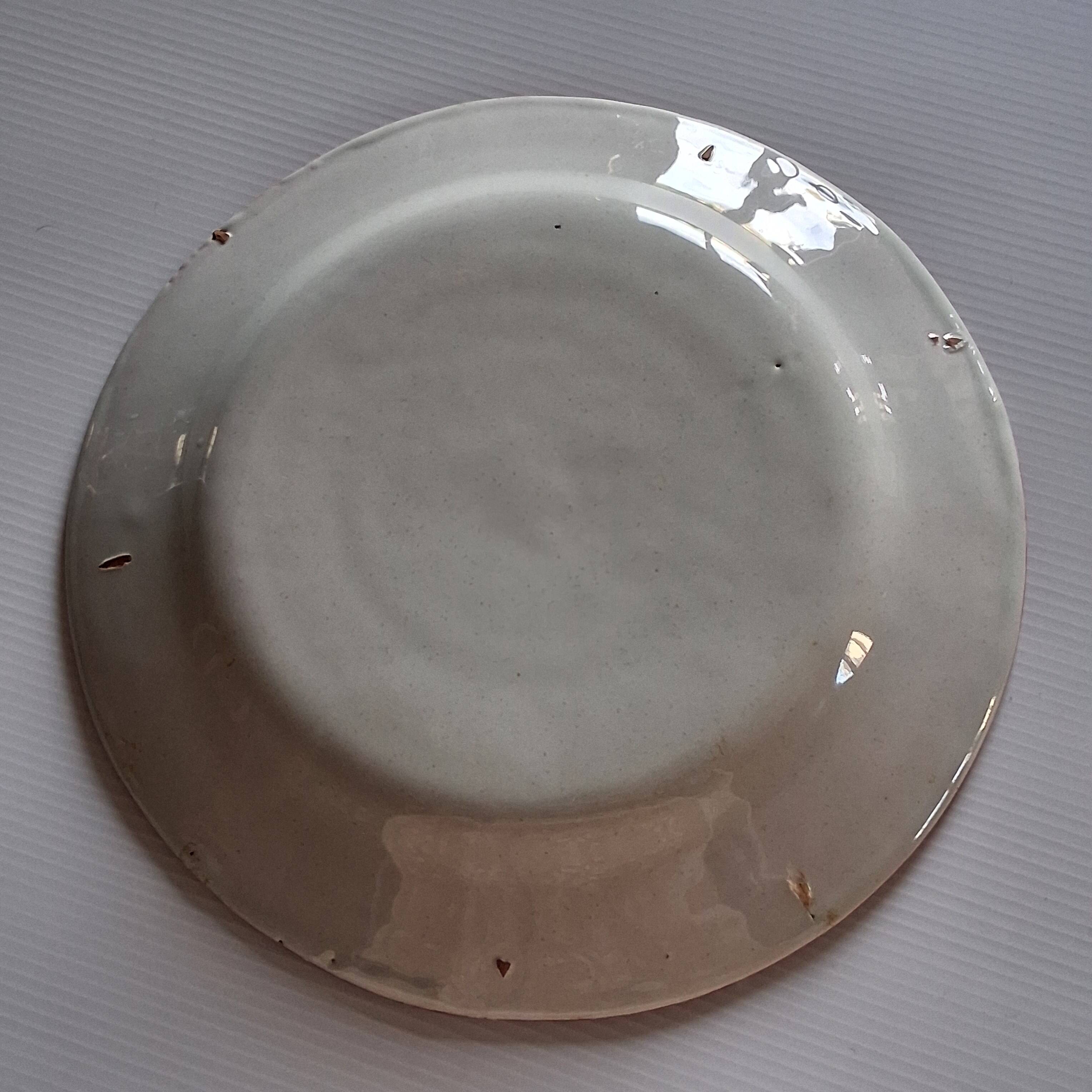 Old earthenware plate from the East / Islettes / St Clément Unmarked in b